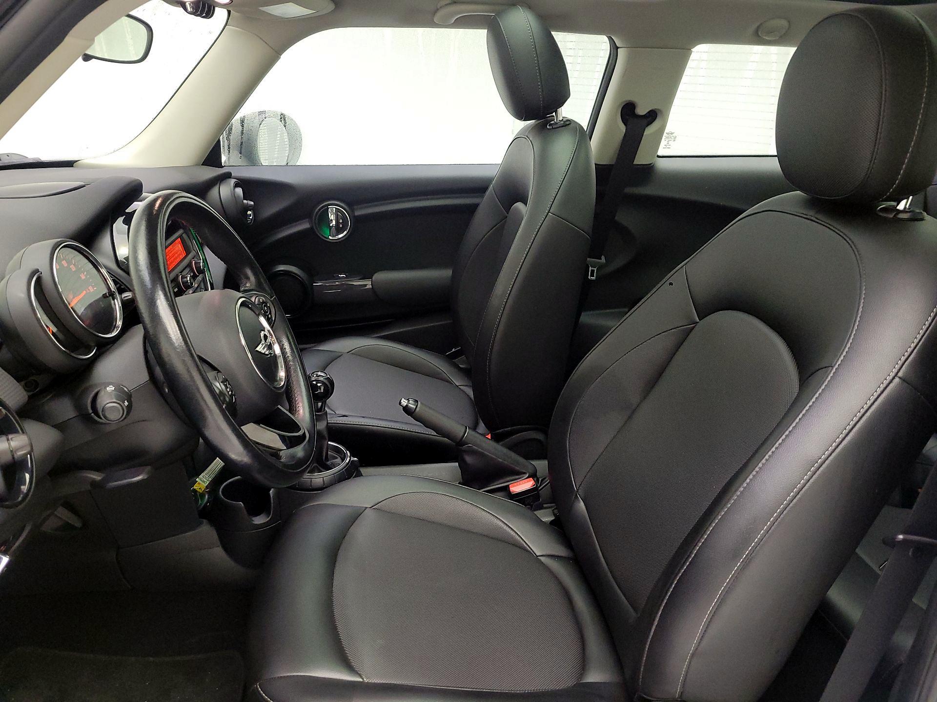 Thumbnail: 2016 MINI Cooper Hardtop - 9