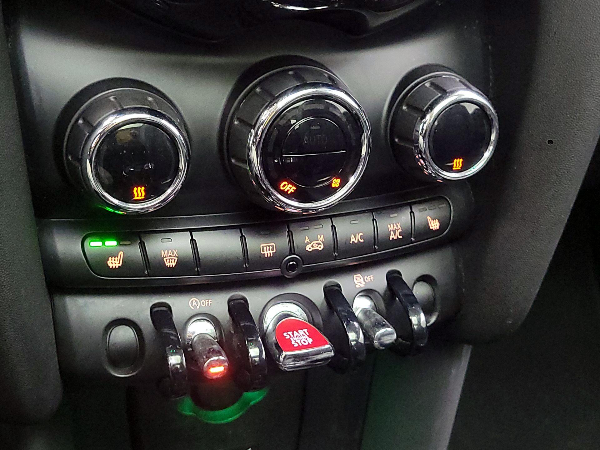 Thumbnail: 2016 MINI Cooper Hardtop - 13