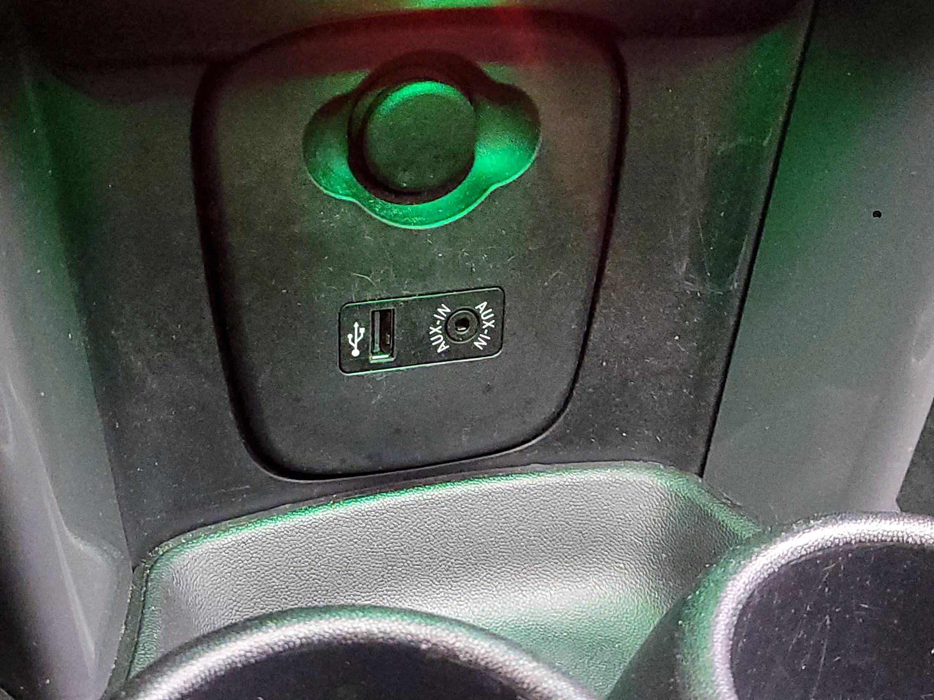 Thumbnail: 2016 MINI Cooper Hardtop - 15