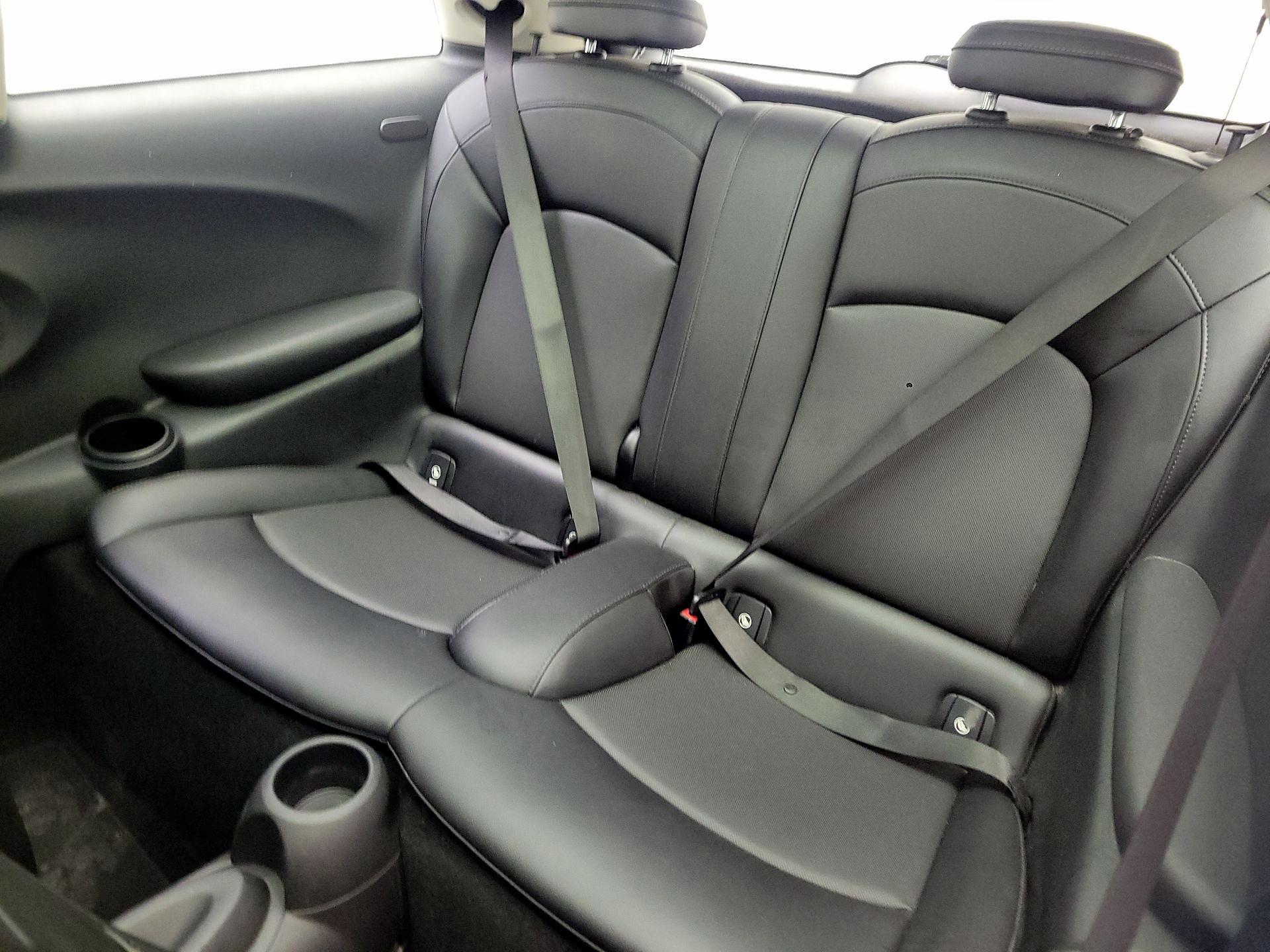 Thumbnail: 2016 MINI Cooper Hardtop - 17