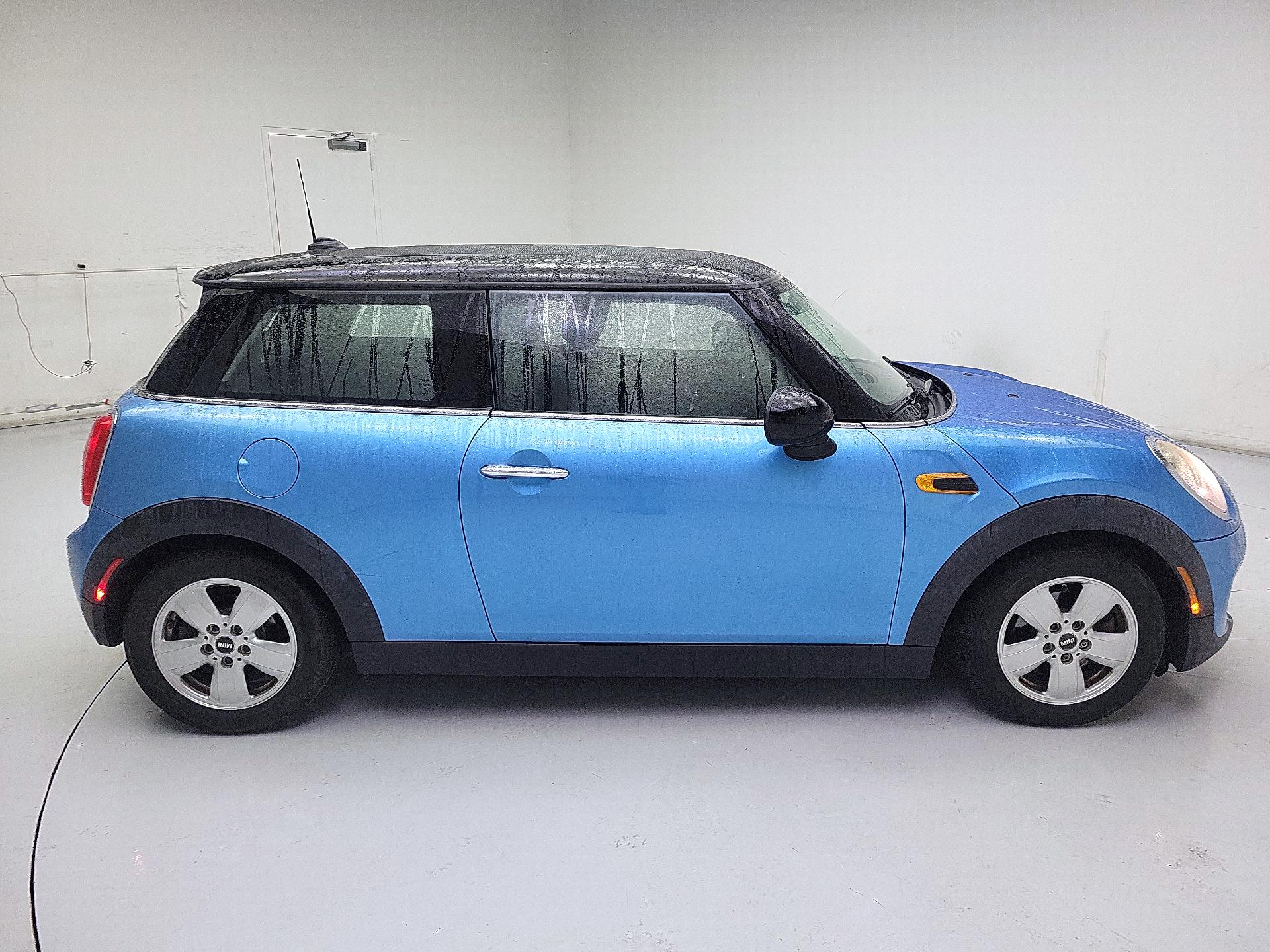 Thumbnail: 2016 MINI Cooper Hardtop - 4