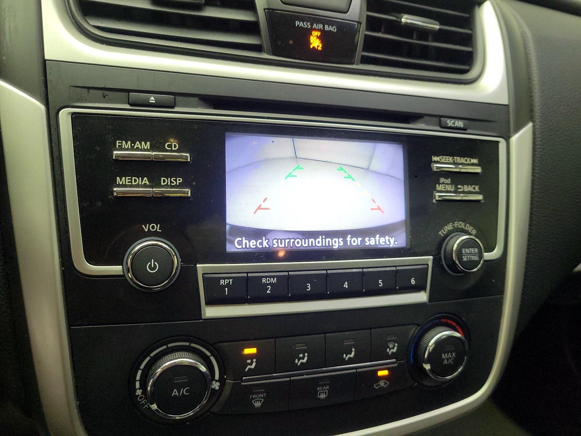 Thumbnail: 2017 Nissan Altima - 12