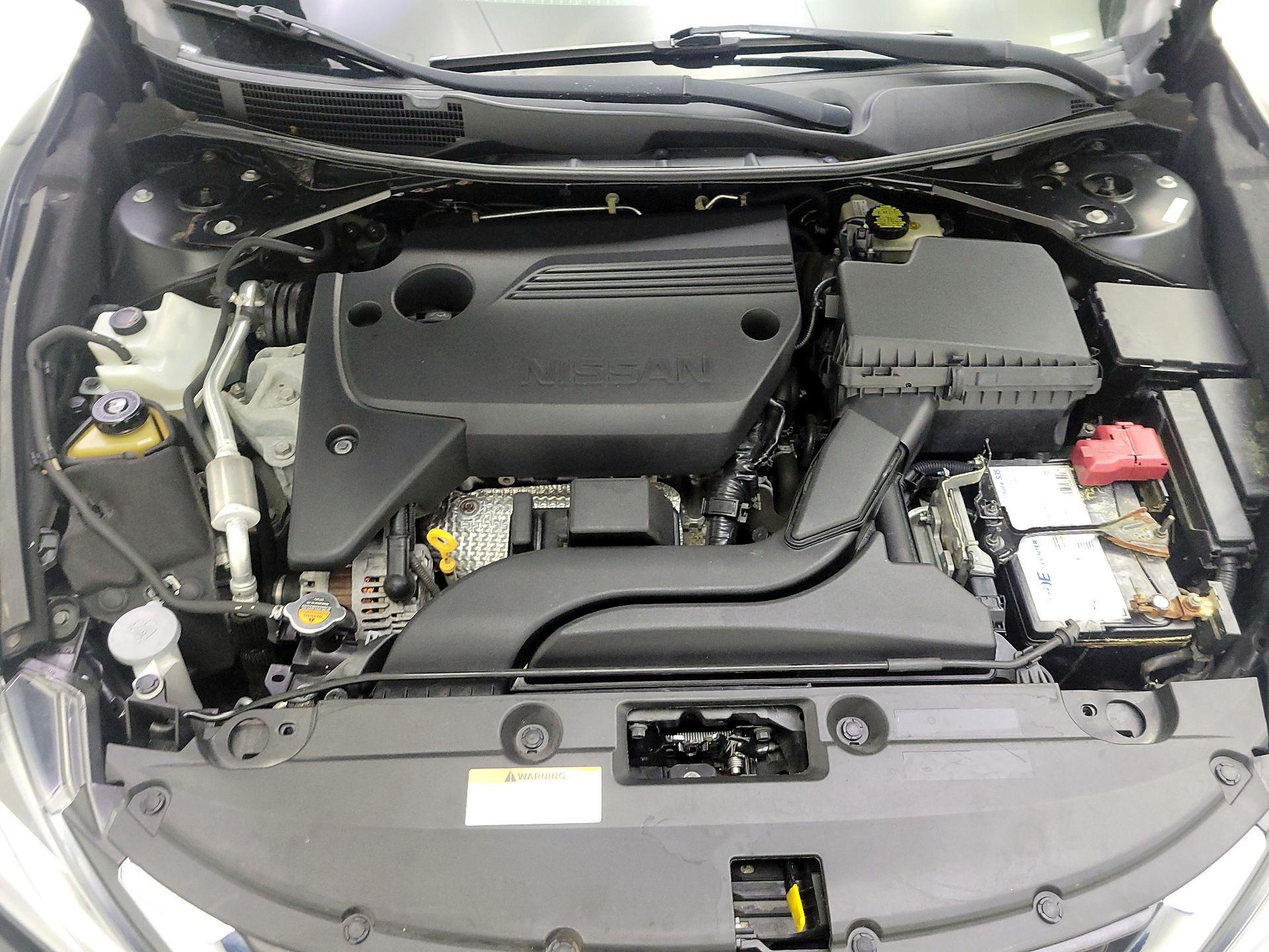 Thumbnail: 2017 Nissan Altima - 19