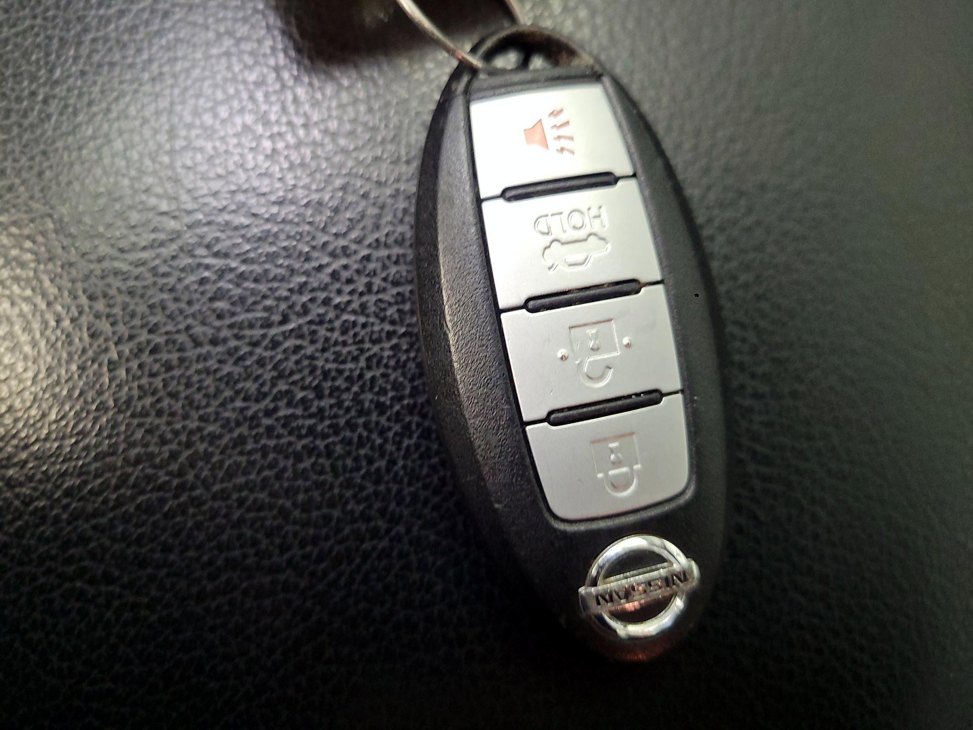 Thumbnail: 2017 Nissan Altima - 20