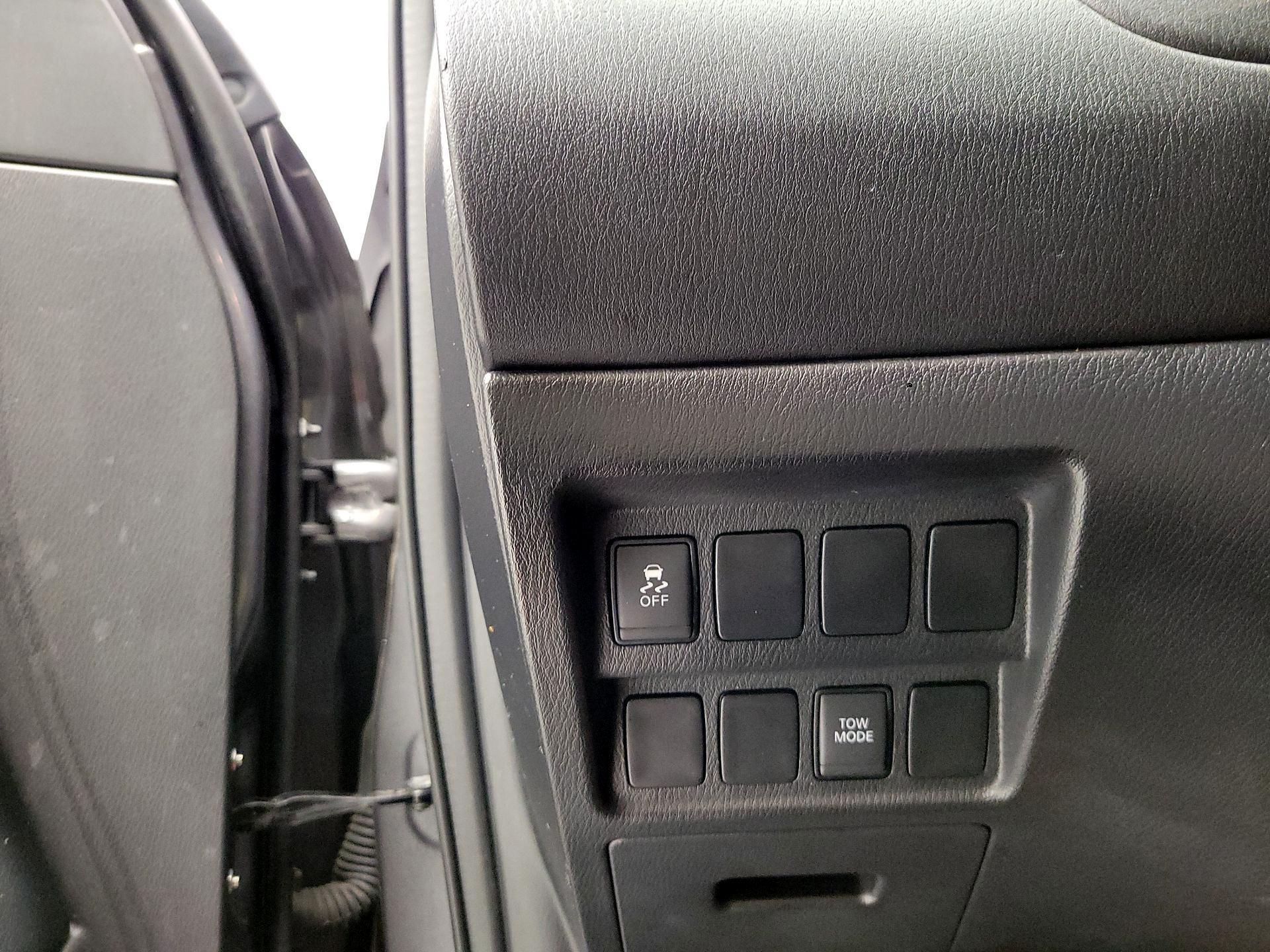 Thumbnail: 2017 Nissan Pathfinder - 11