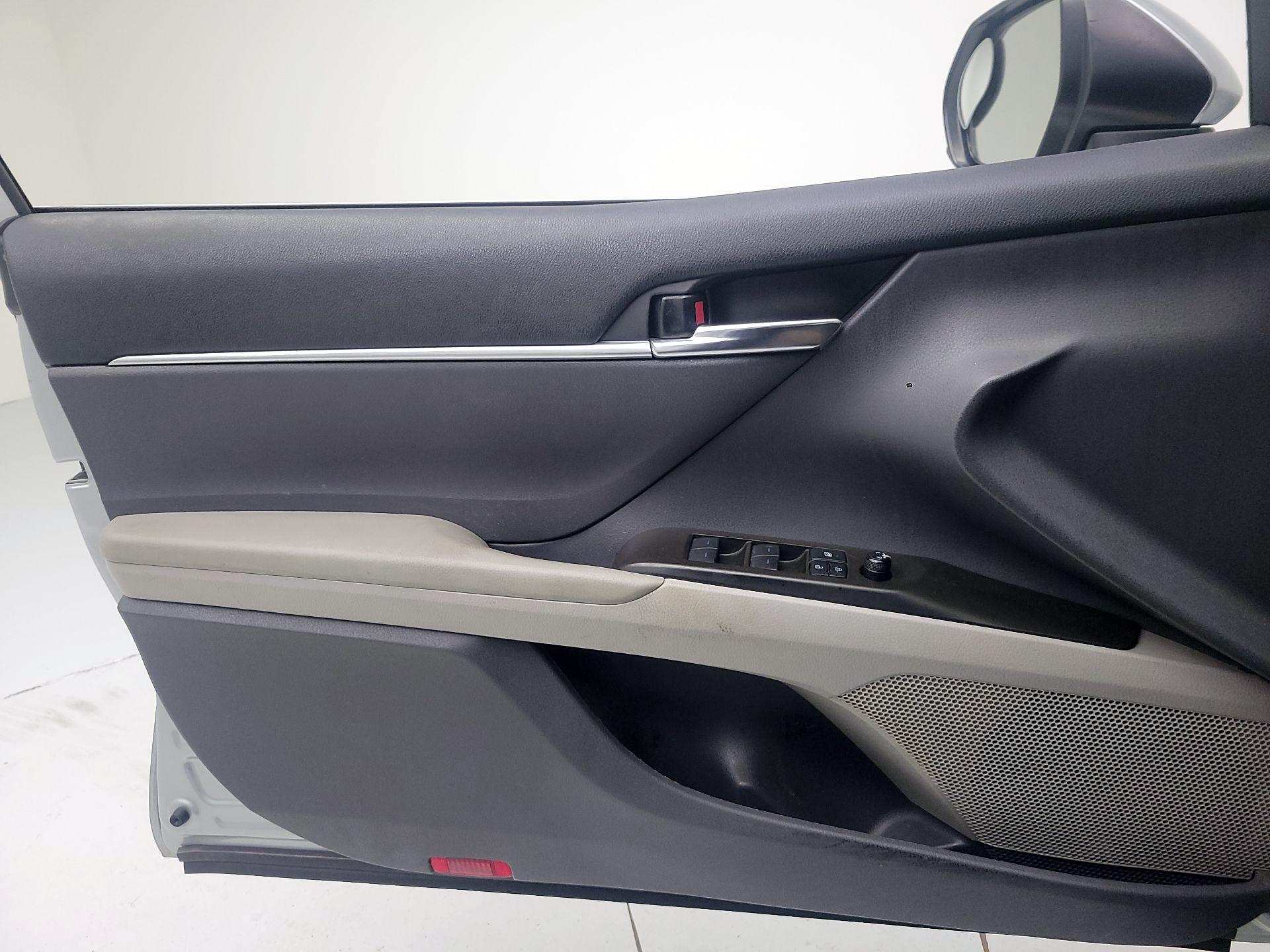 Thumbnail: 2021 Toyota Camry - 10