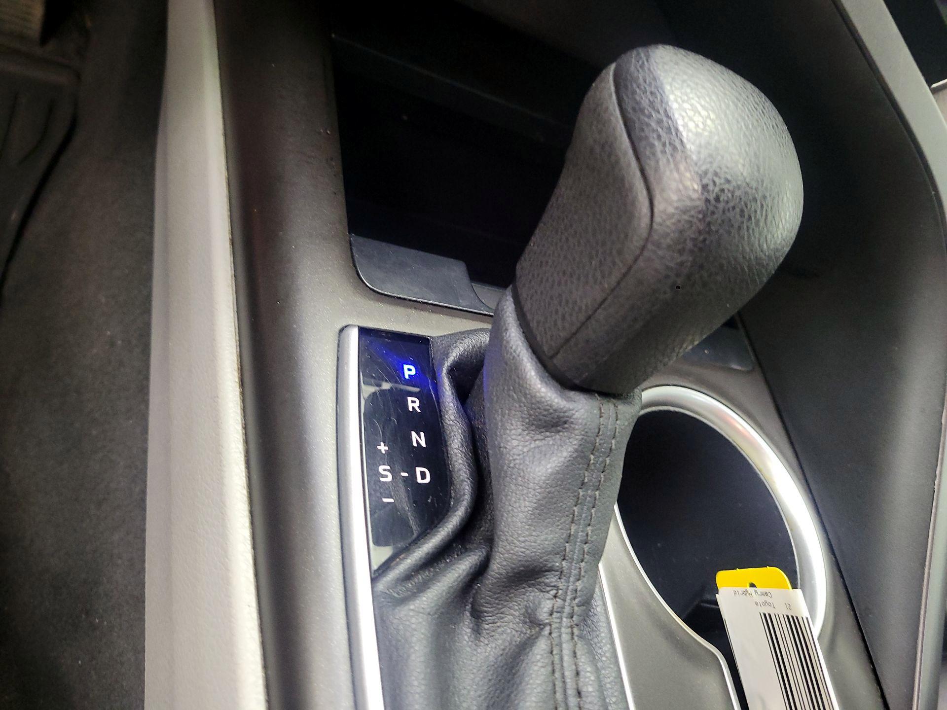 Thumbnail: 2021 Toyota Camry - 15