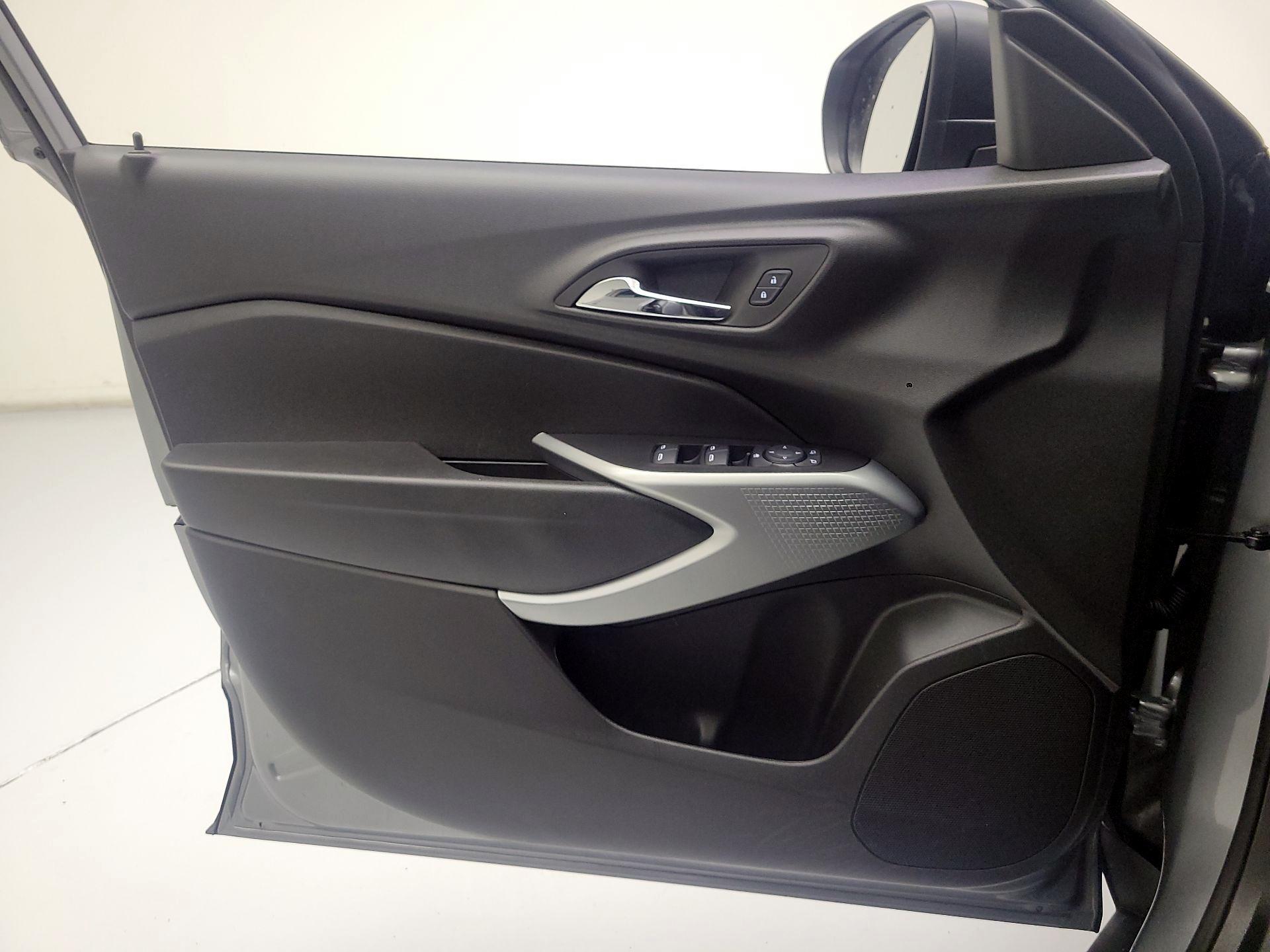 Thumbnail: 2025 Chevrolet Trax - 10