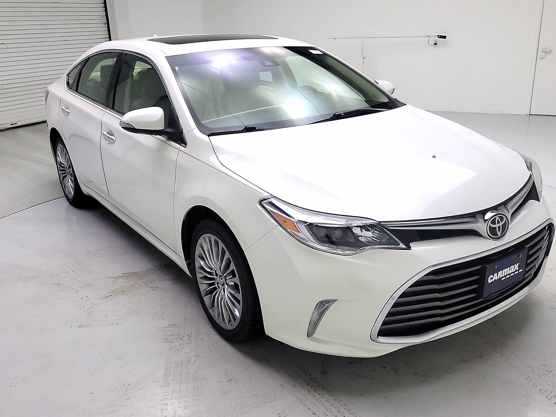 Thumbnail: 2017 Toyota Avalon - 1