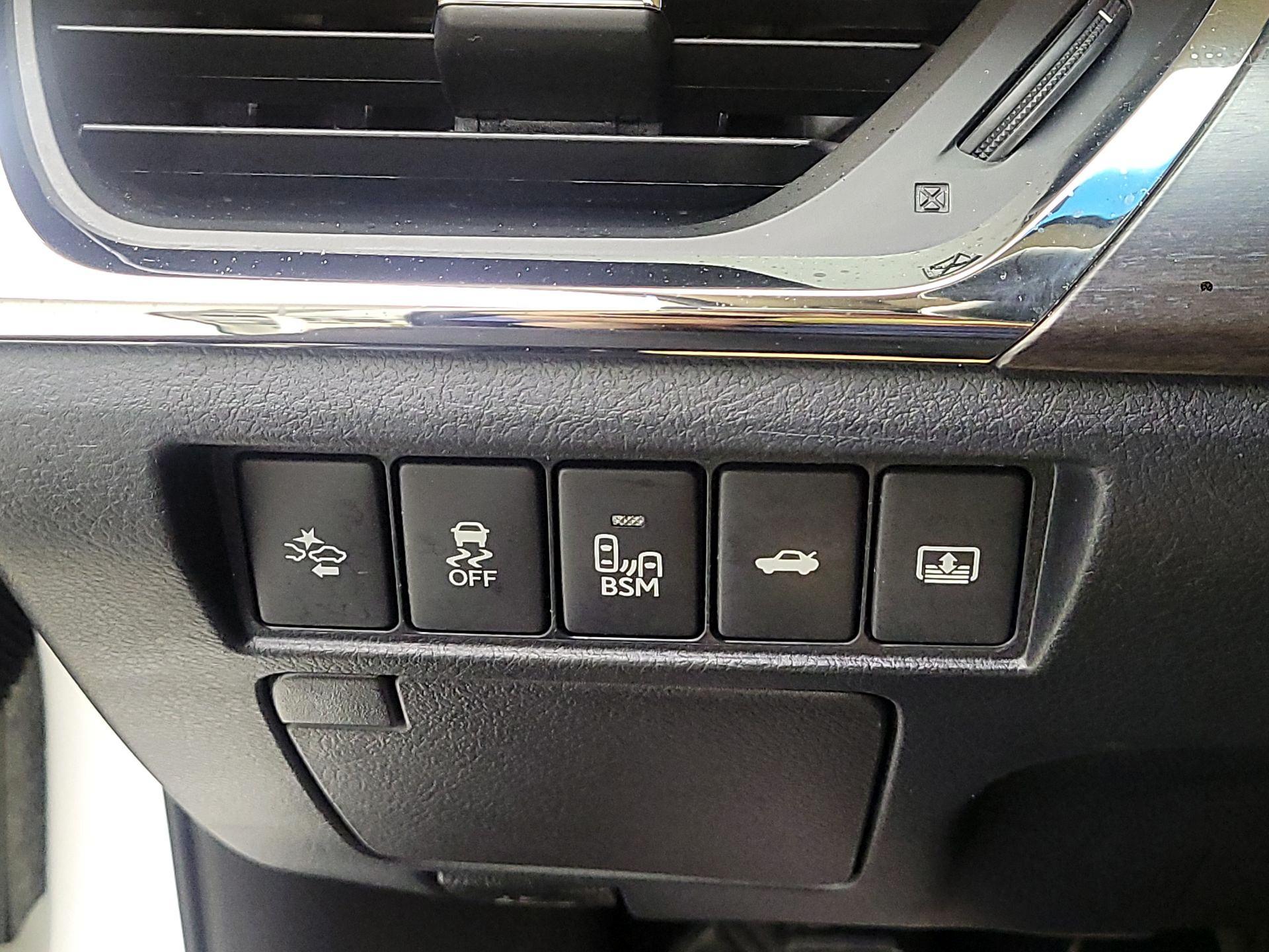 Thumbnail: 2017 Toyota Avalon - 11