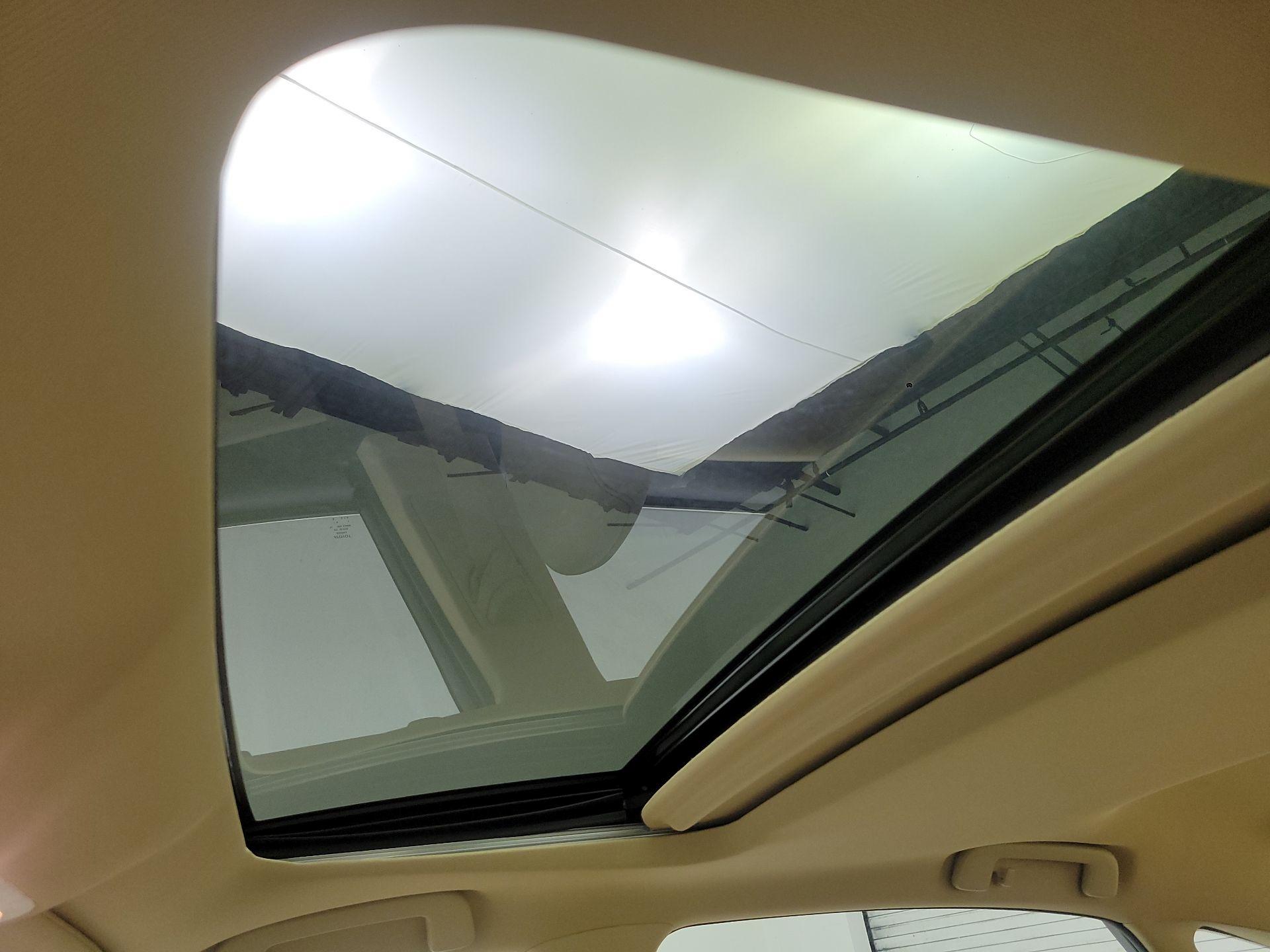 Thumbnail: 2017 Toyota Avalon - 17