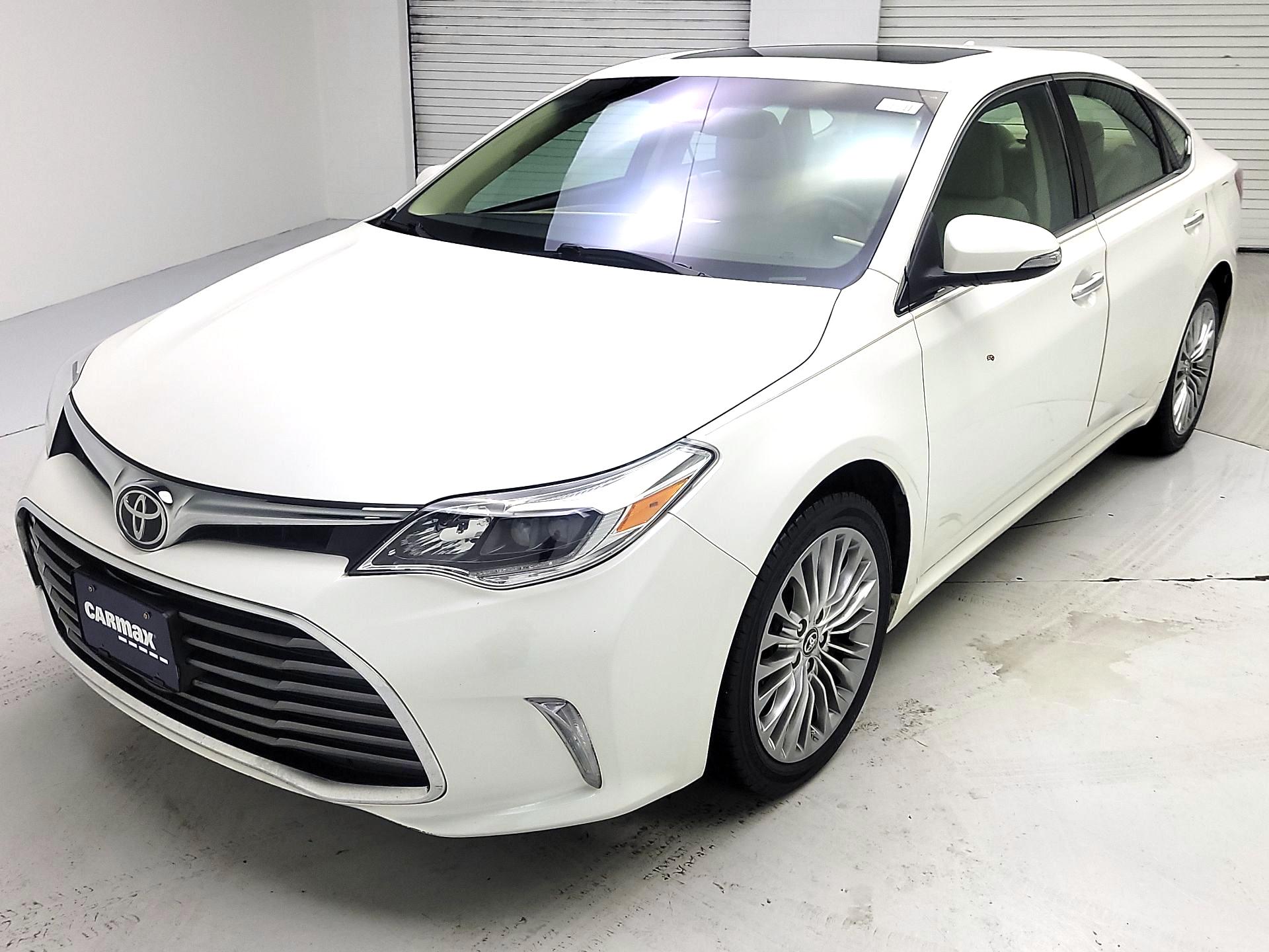 Thumbnail: 2017 Toyota Avalon - 3
