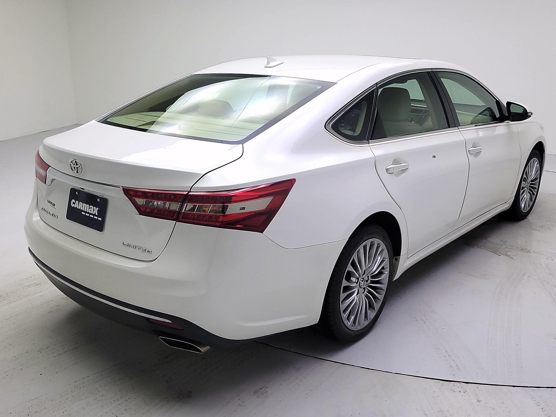 Thumbnail: 2017 Toyota Avalon - 5