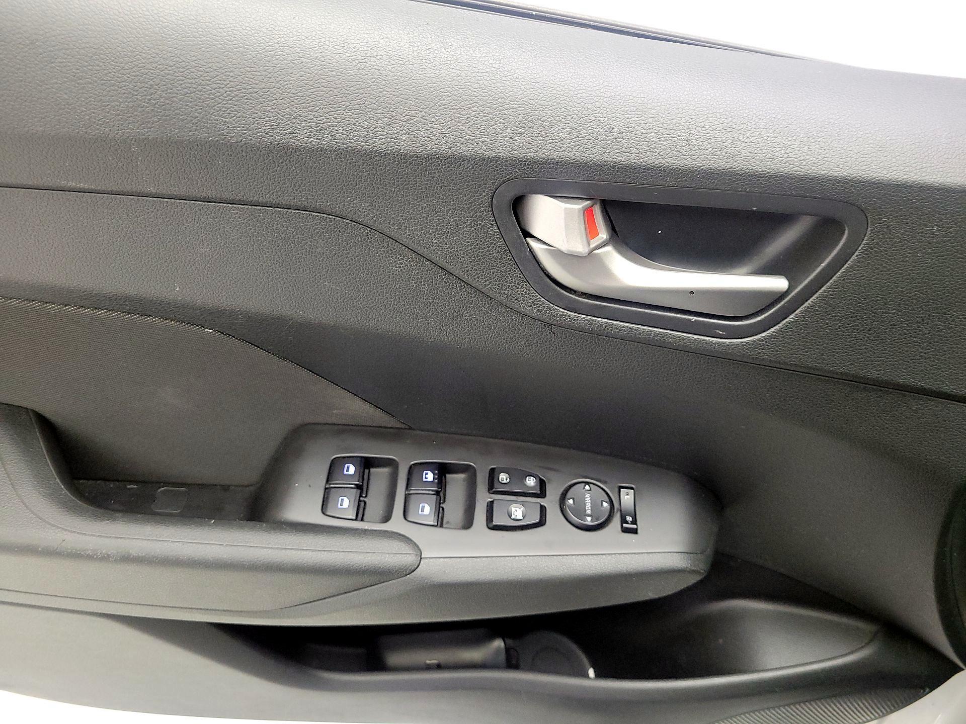 Thumbnail: 2018 Hyundai Accent - 10