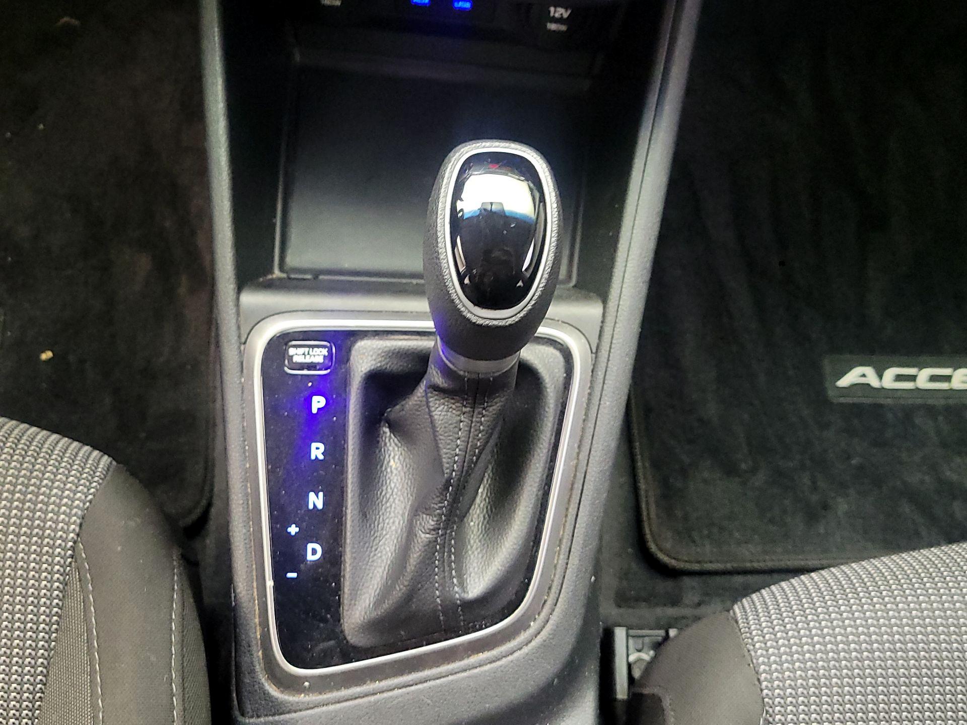 Thumbnail: 2018 Hyundai Accent - 15