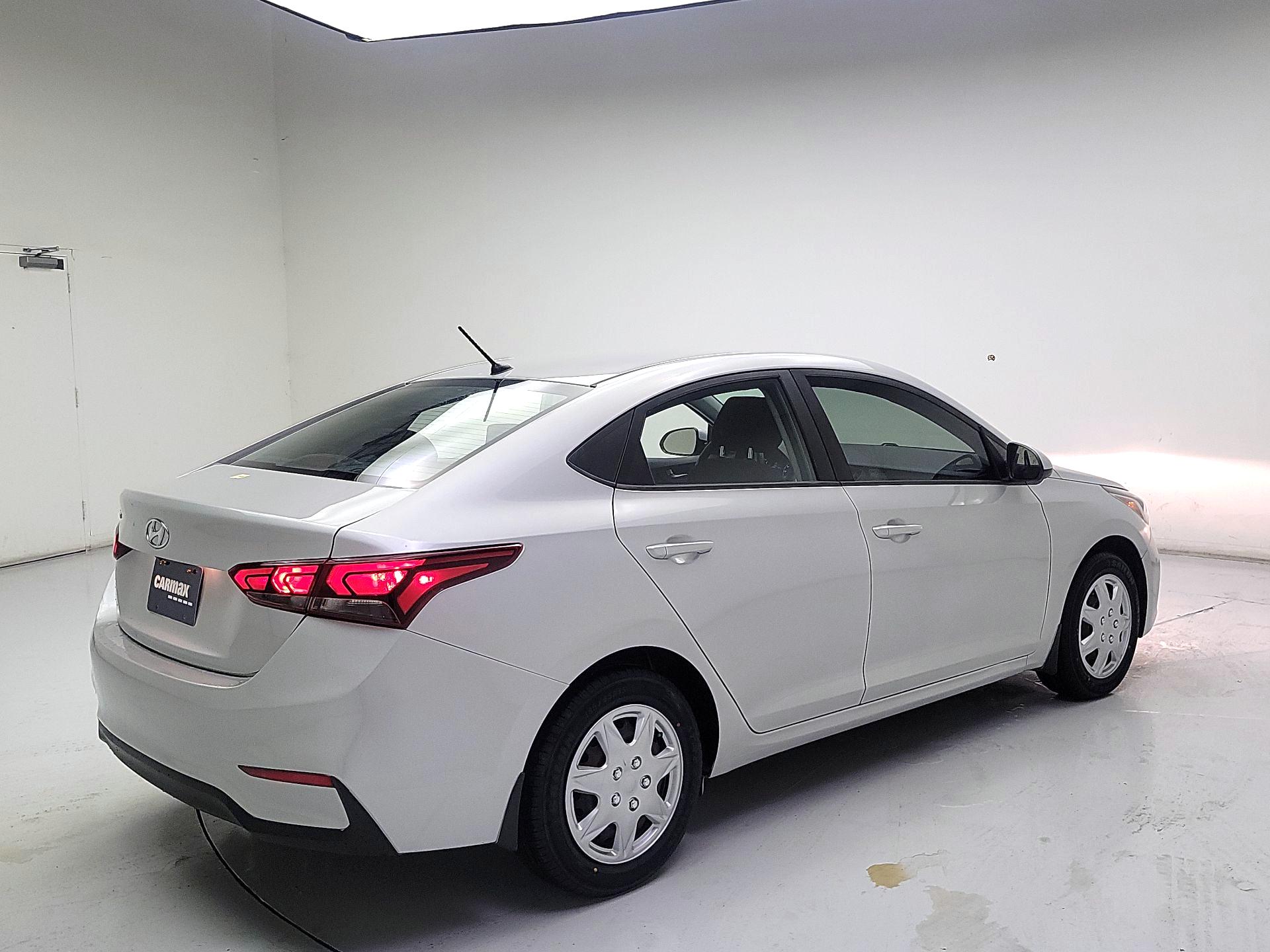 Thumbnail: 2018 Hyundai Accent - 5