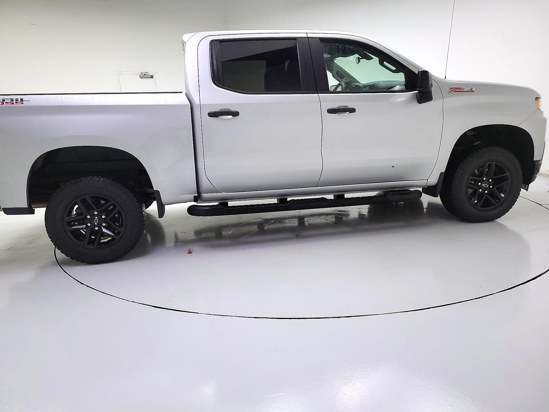 Thumbnail: 2019 Chevrolet Silverado 1500 - 4