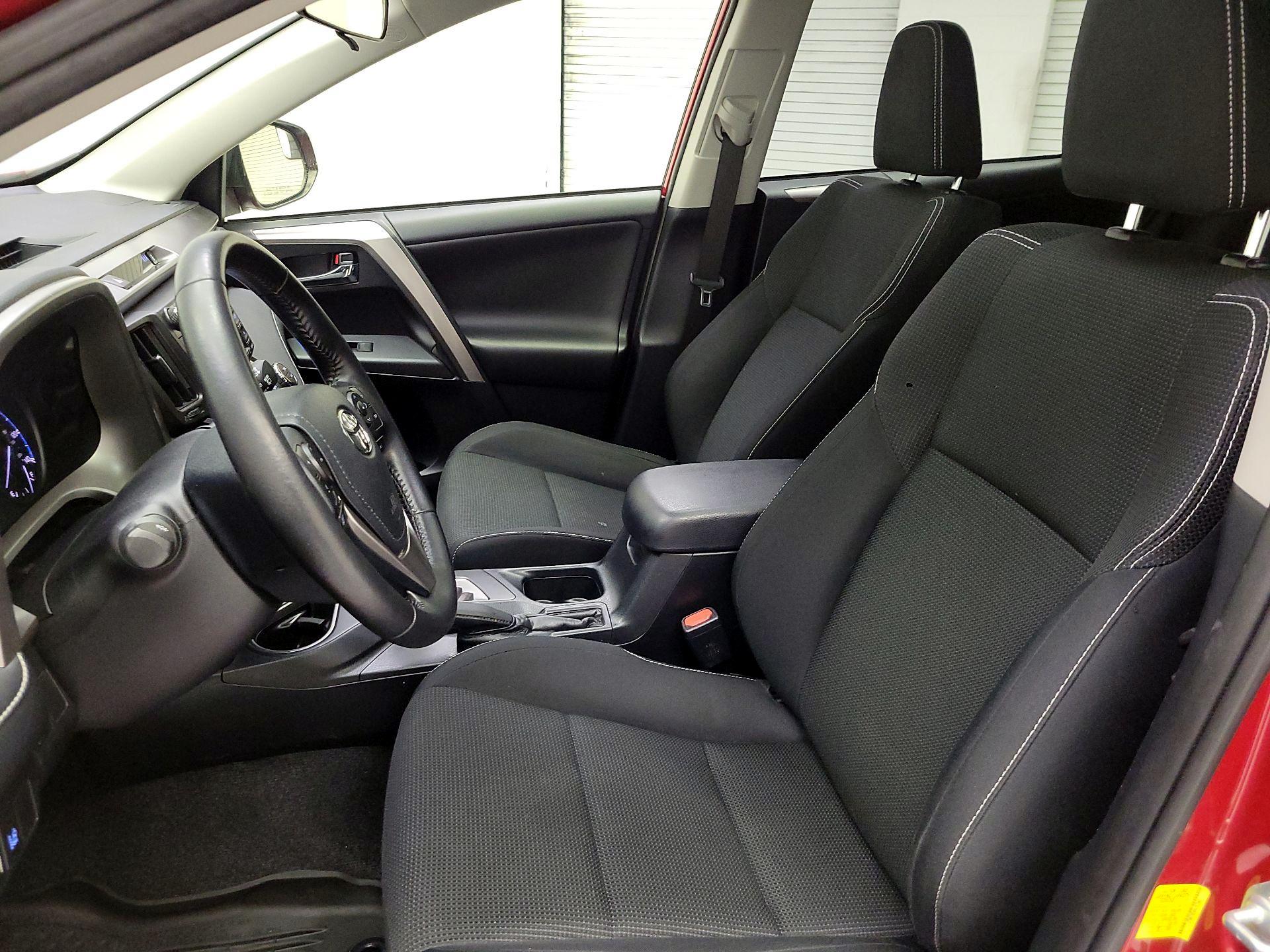 Thumbnail: 2017 Toyota RAV4 - 9