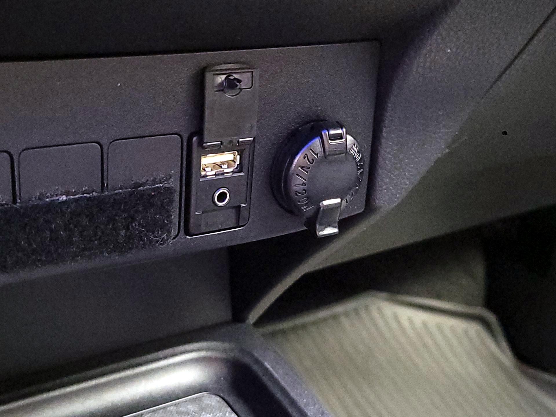 Thumbnail: 2017 Toyota RAV4 - 16