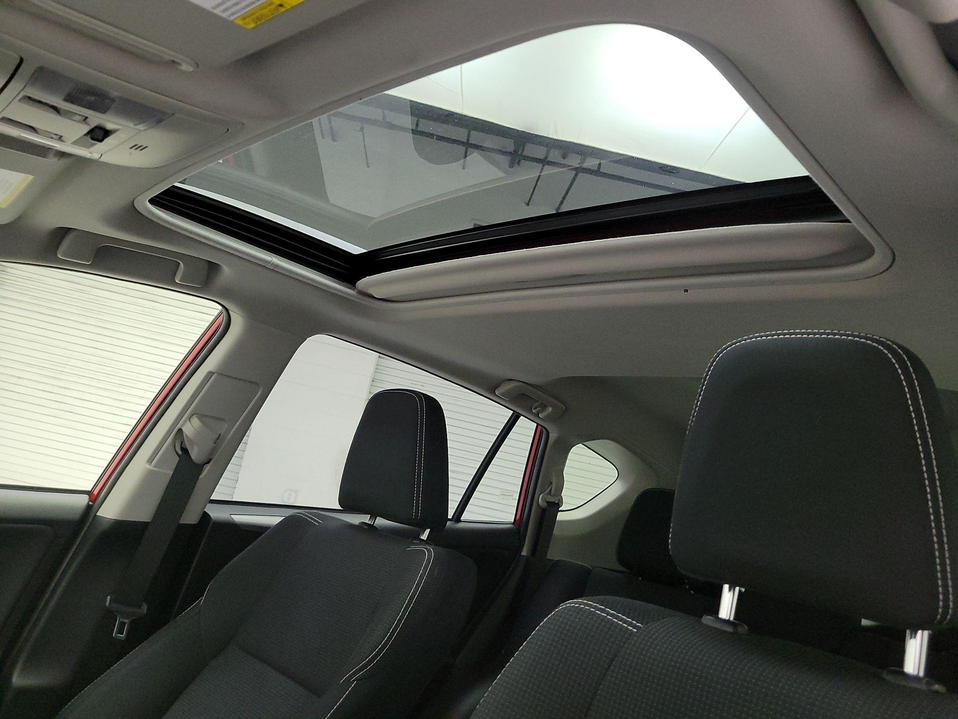 Thumbnail: 2017 Toyota RAV4 - 17