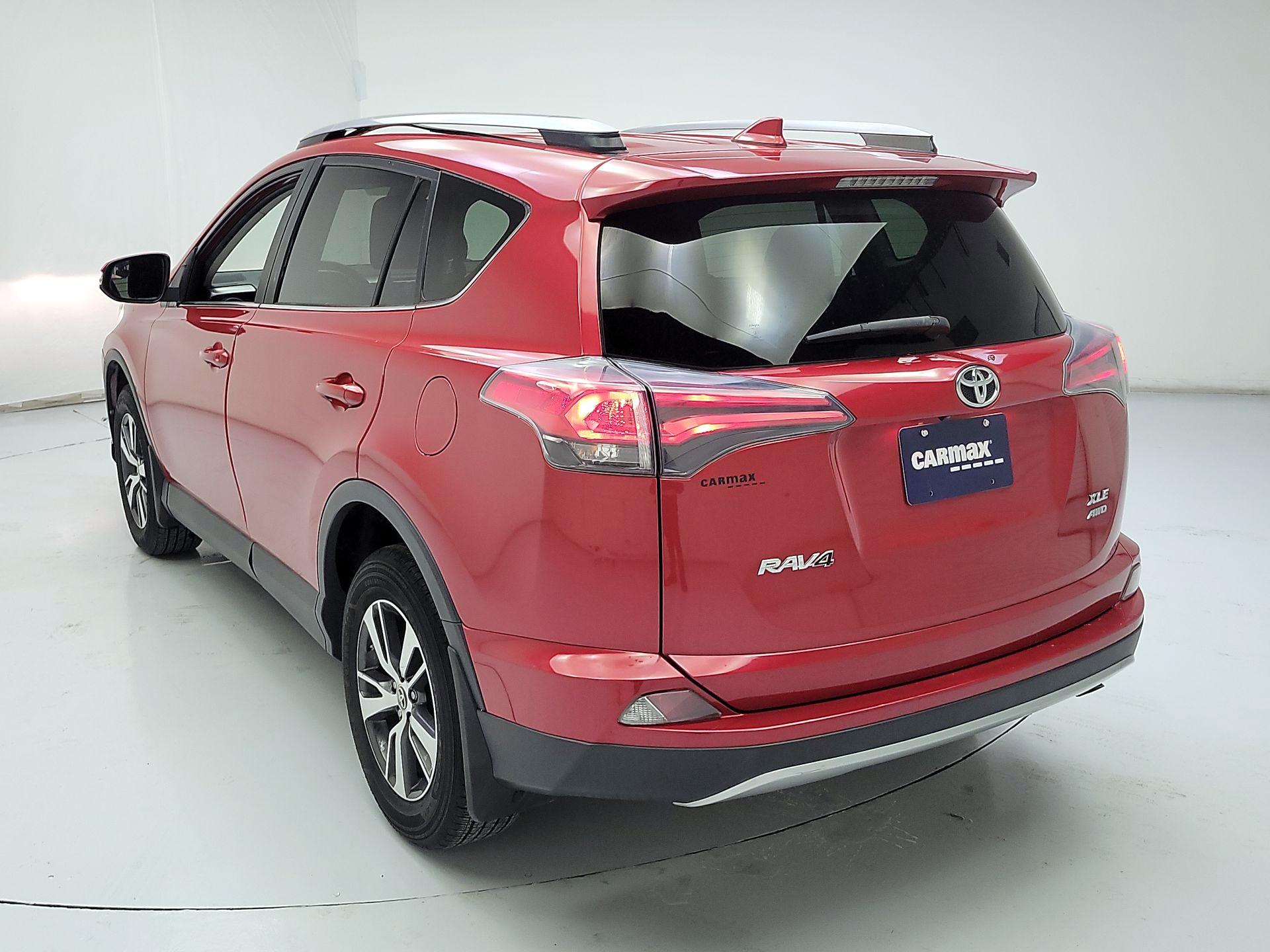 Thumbnail: 2017 Toyota RAV4 - 7