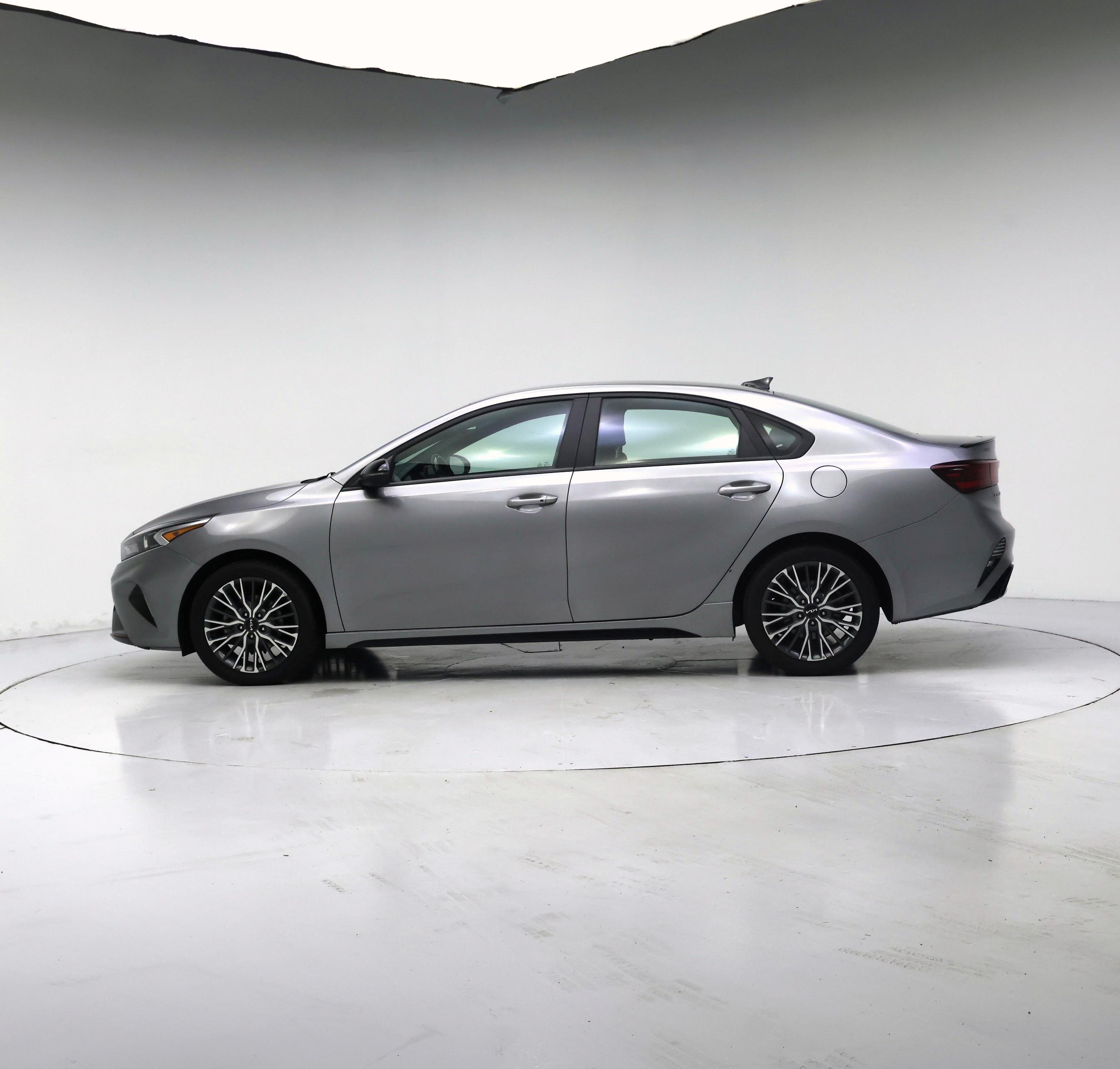 Thumbnail: 2023 Kia Forte - 3