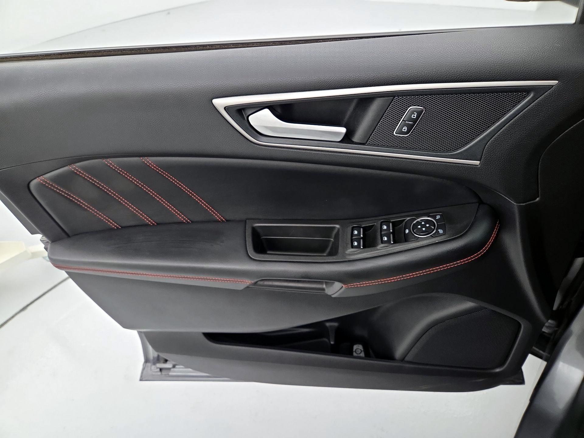 Thumbnail: 2021 Ford Edge - 12