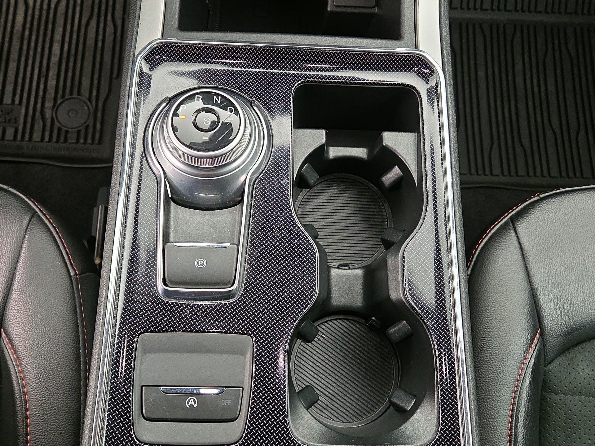Thumbnail: 2021 Ford Edge - 17