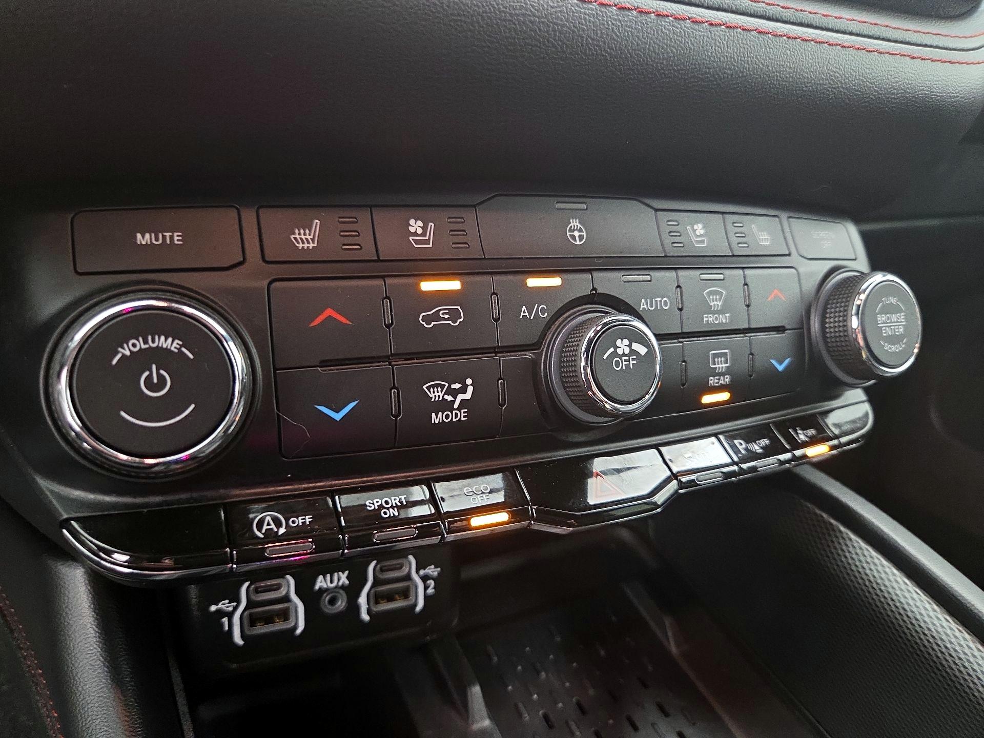 Thumbnail: 2025 Dodge Durango - 17