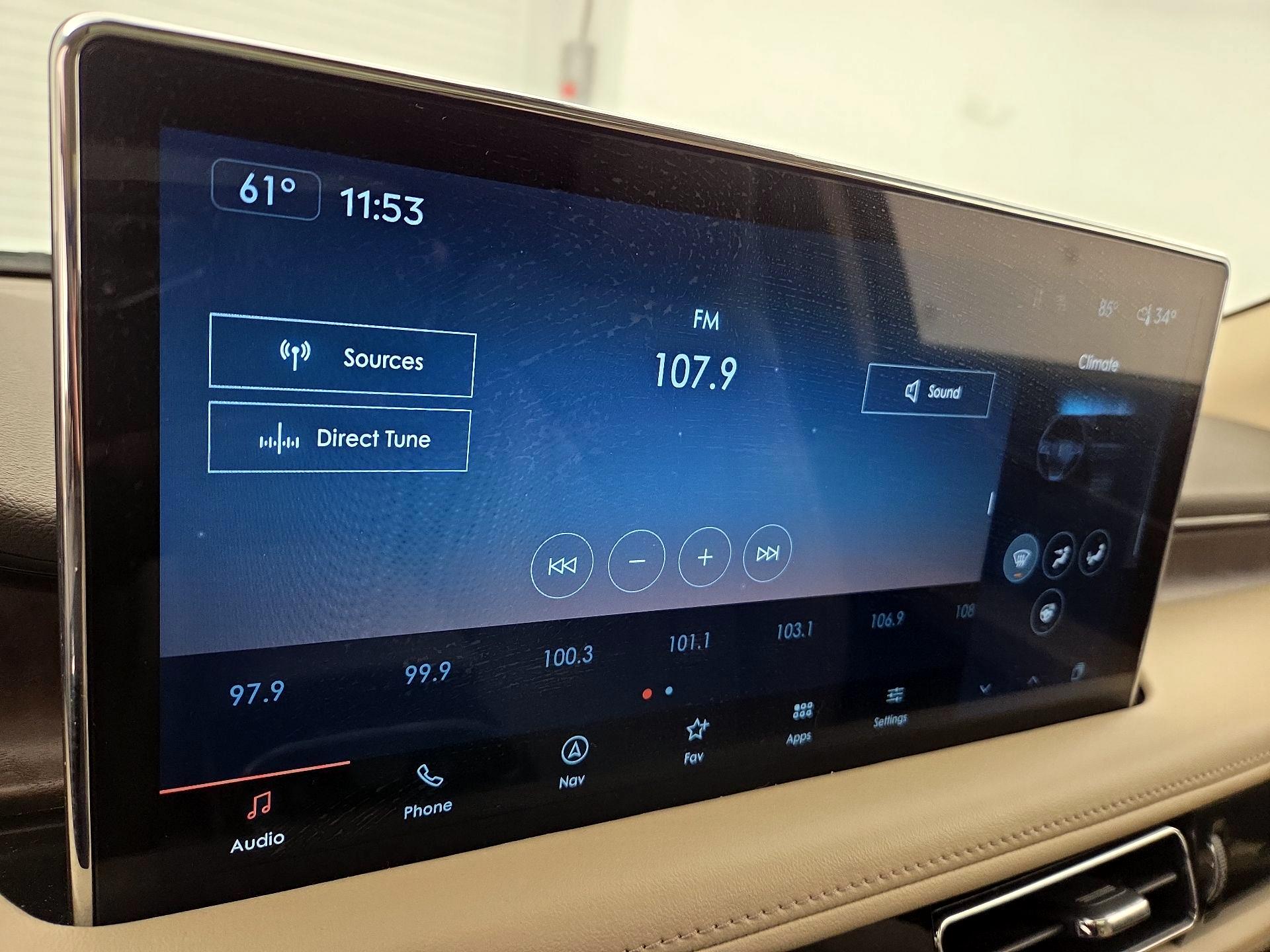 Thumbnail: 2023 Lincoln Nautilus - 16