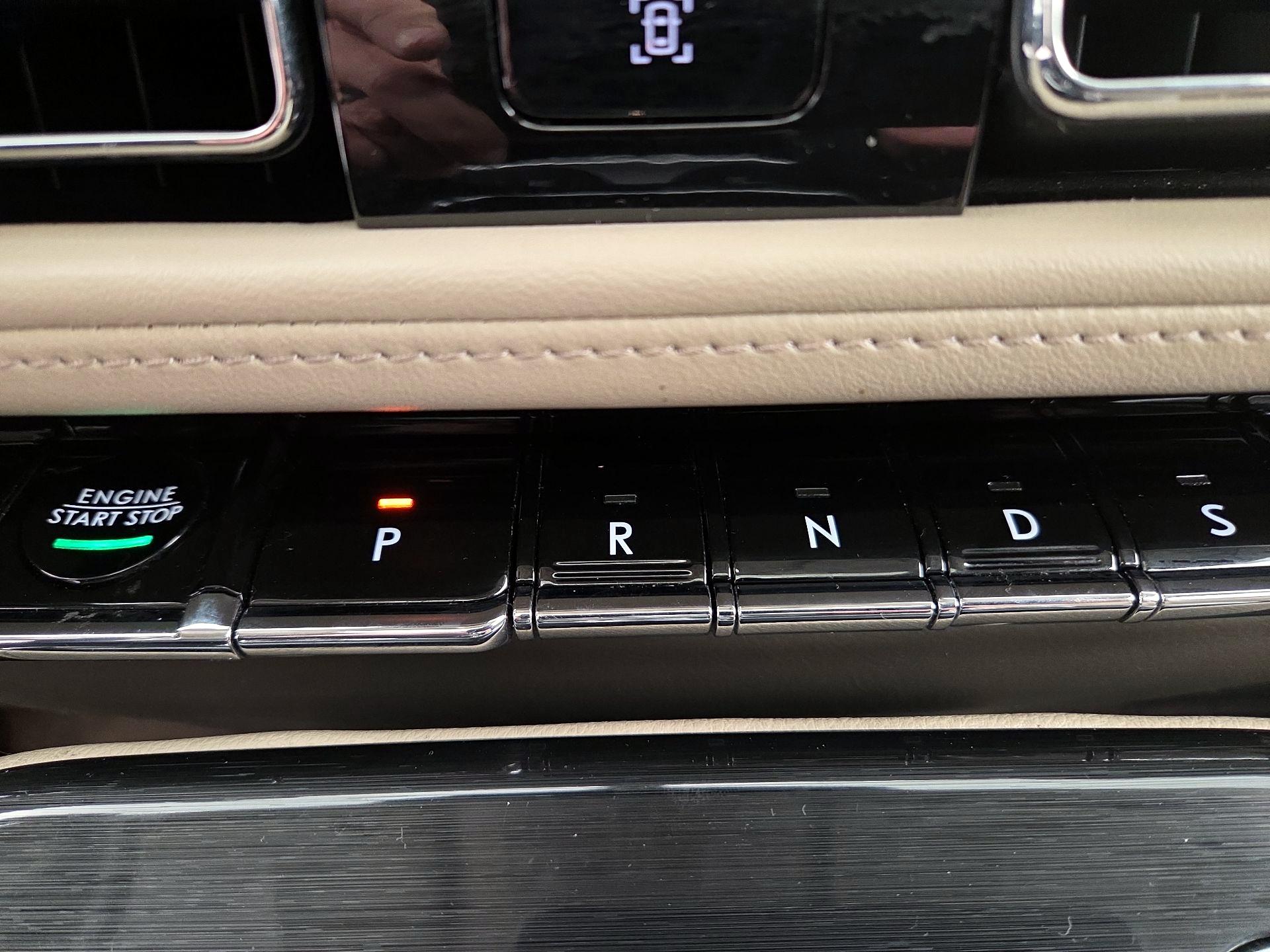 Thumbnail: 2023 Lincoln Nautilus - 18