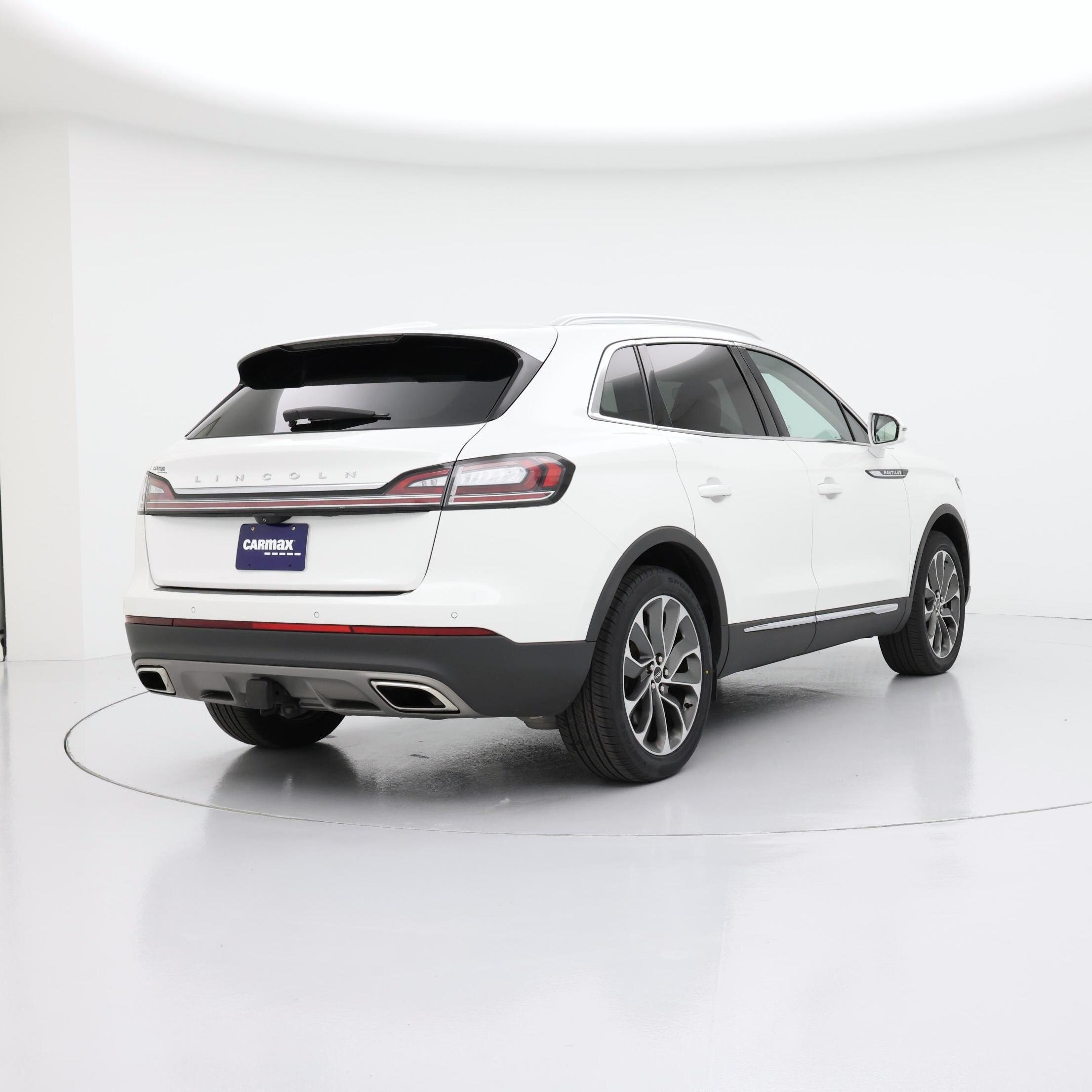 Thumbnail: 2023 Lincoln Nautilus - 8