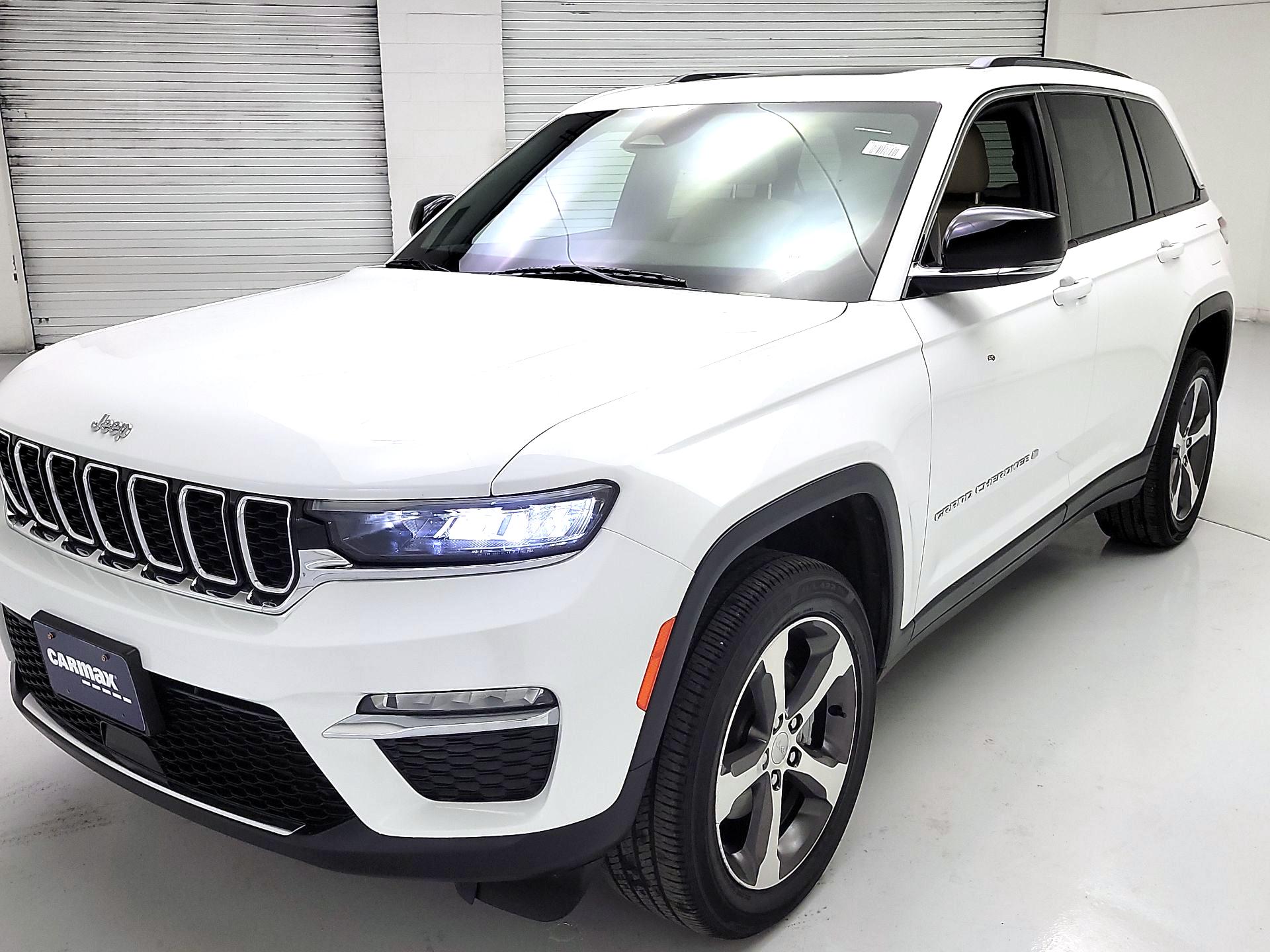 Thumbnail: 2023 Jeep Grand Cherokee - 3