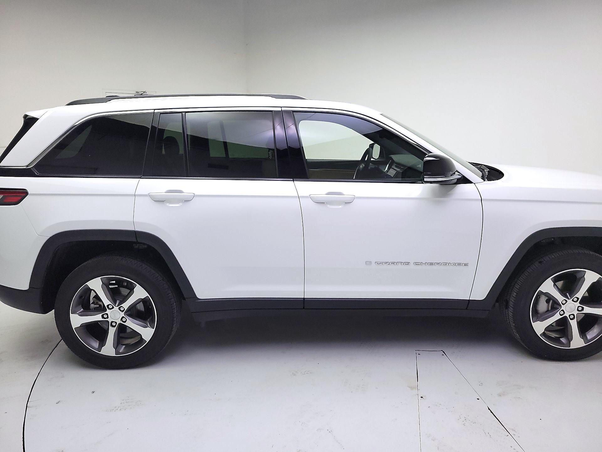 Thumbnail: 2023 Jeep Grand Cherokee - 4