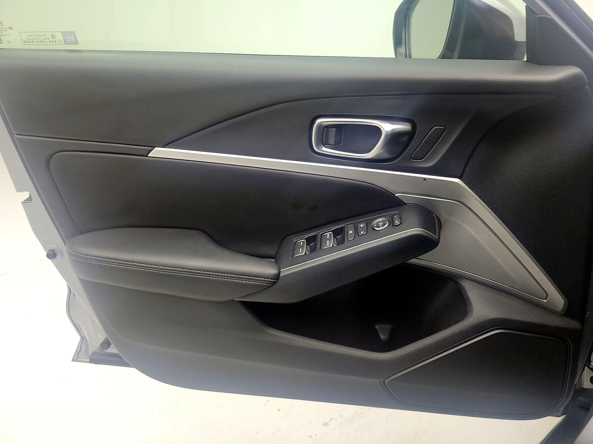 Thumbnail: 2025 Acura Integra - 10