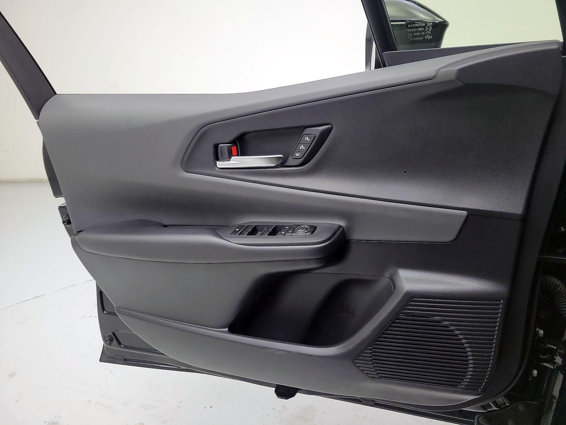 Thumbnail: 2024 Toyota Prius - 10