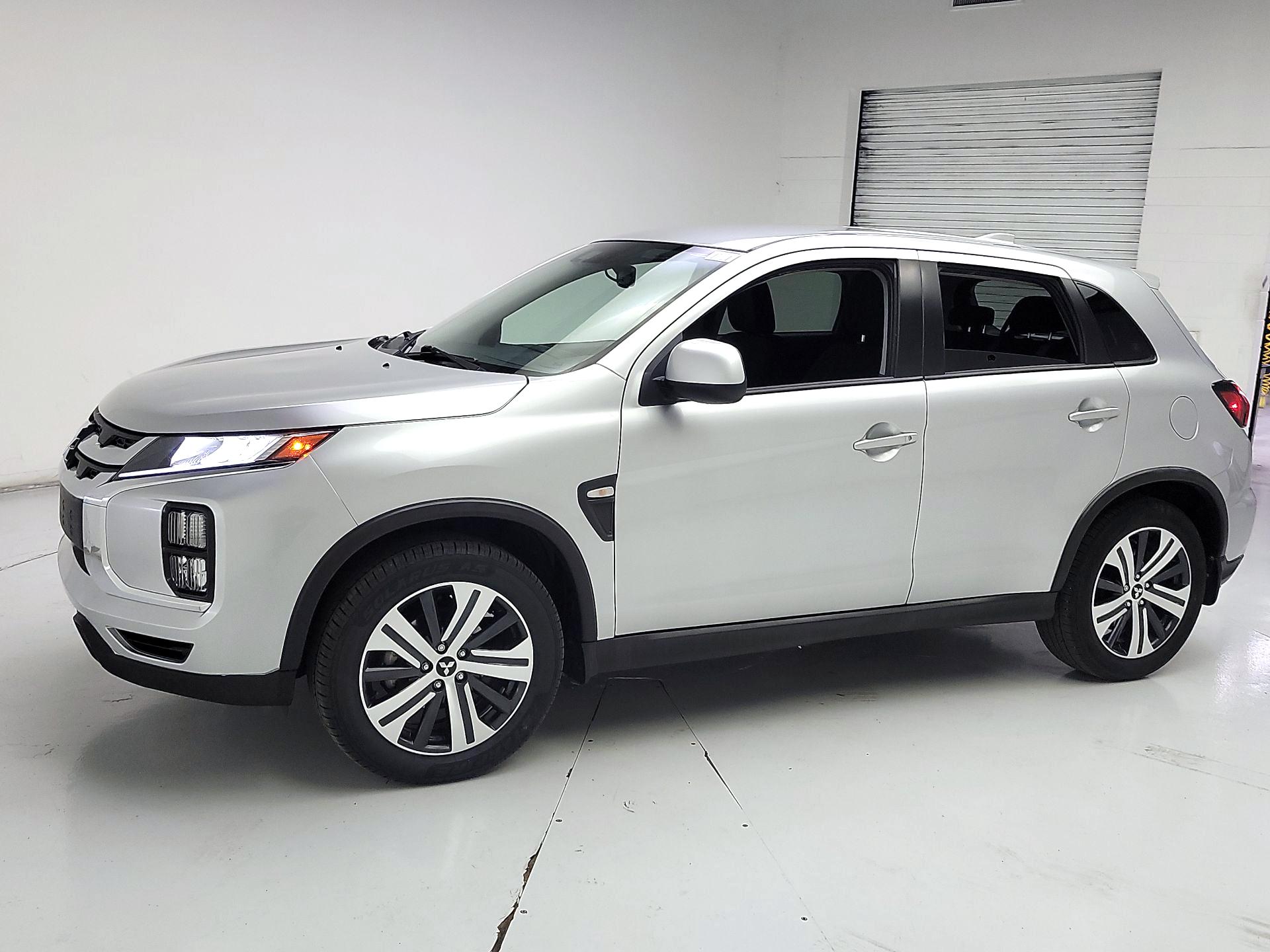 Thumbnail: 2023 Mitsubishi Outlander Sport - 3