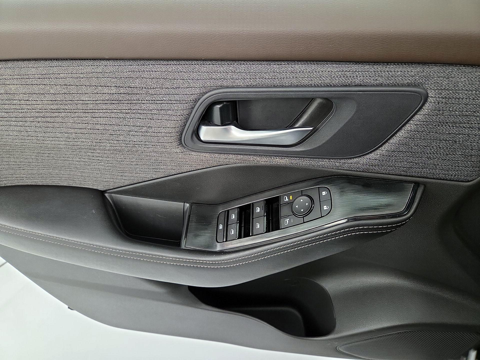 Thumbnail: 2023 Nissan Rogue - 12