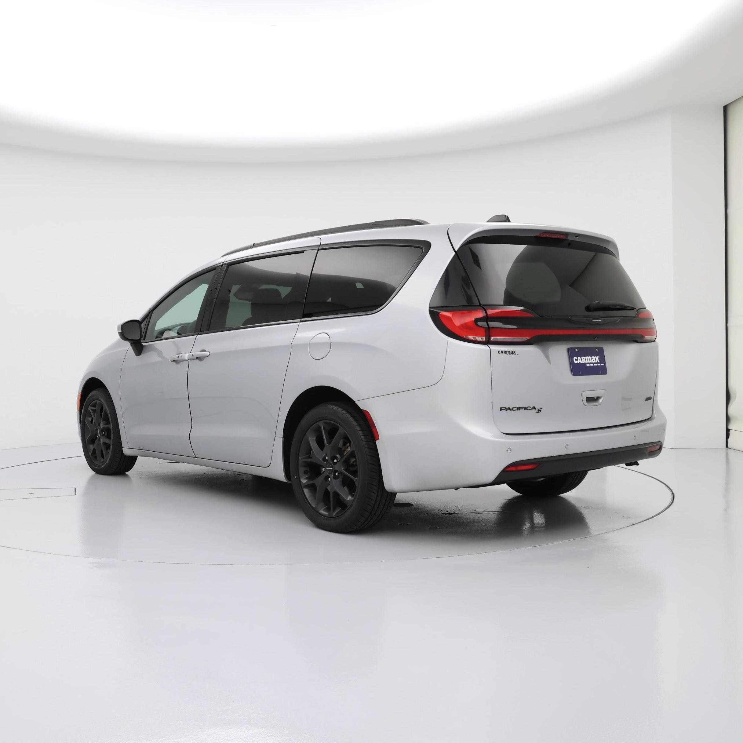Thumbnail: 2023 Chrysler Pacifica - 2