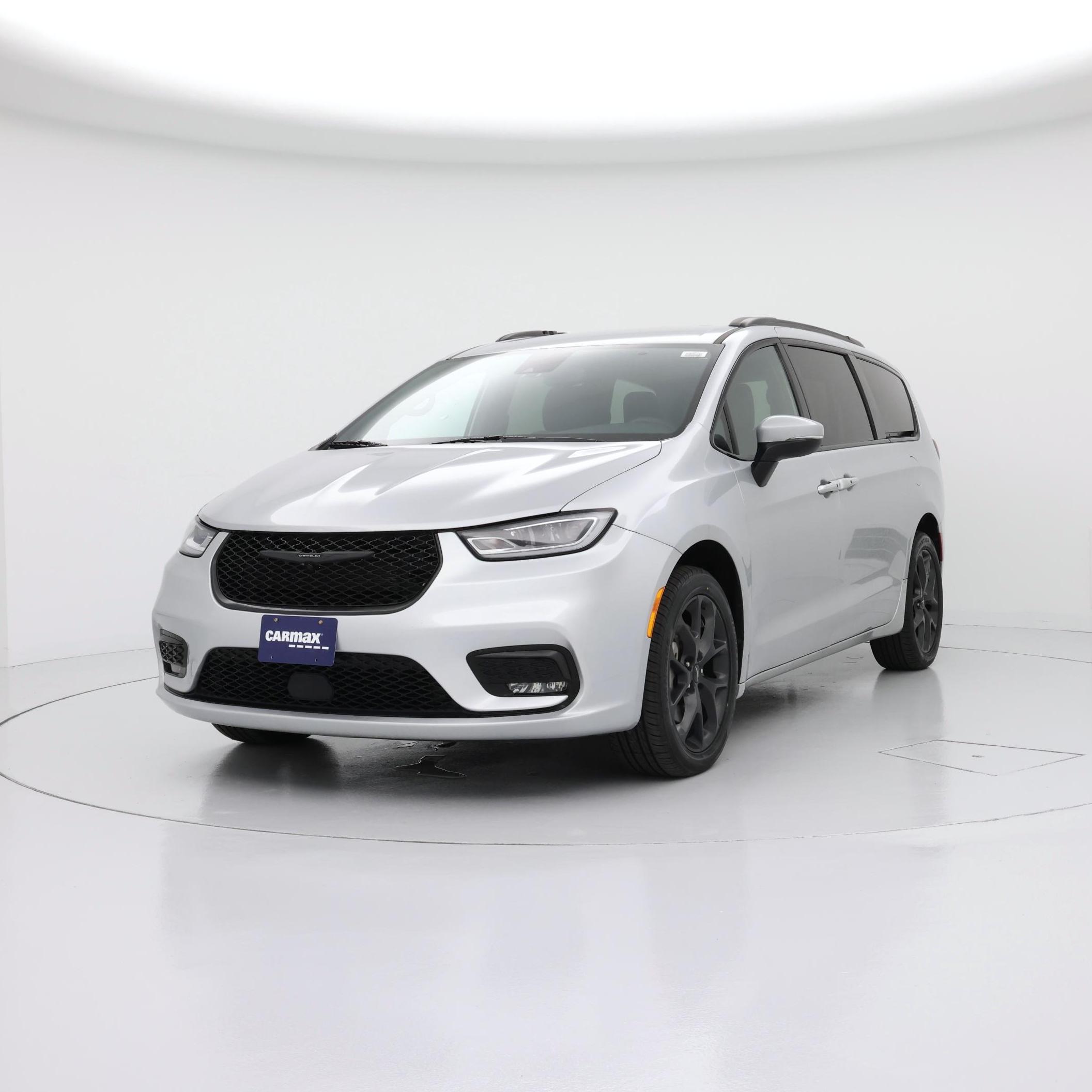 Thumbnail: 2023 Chrysler Pacifica - 4