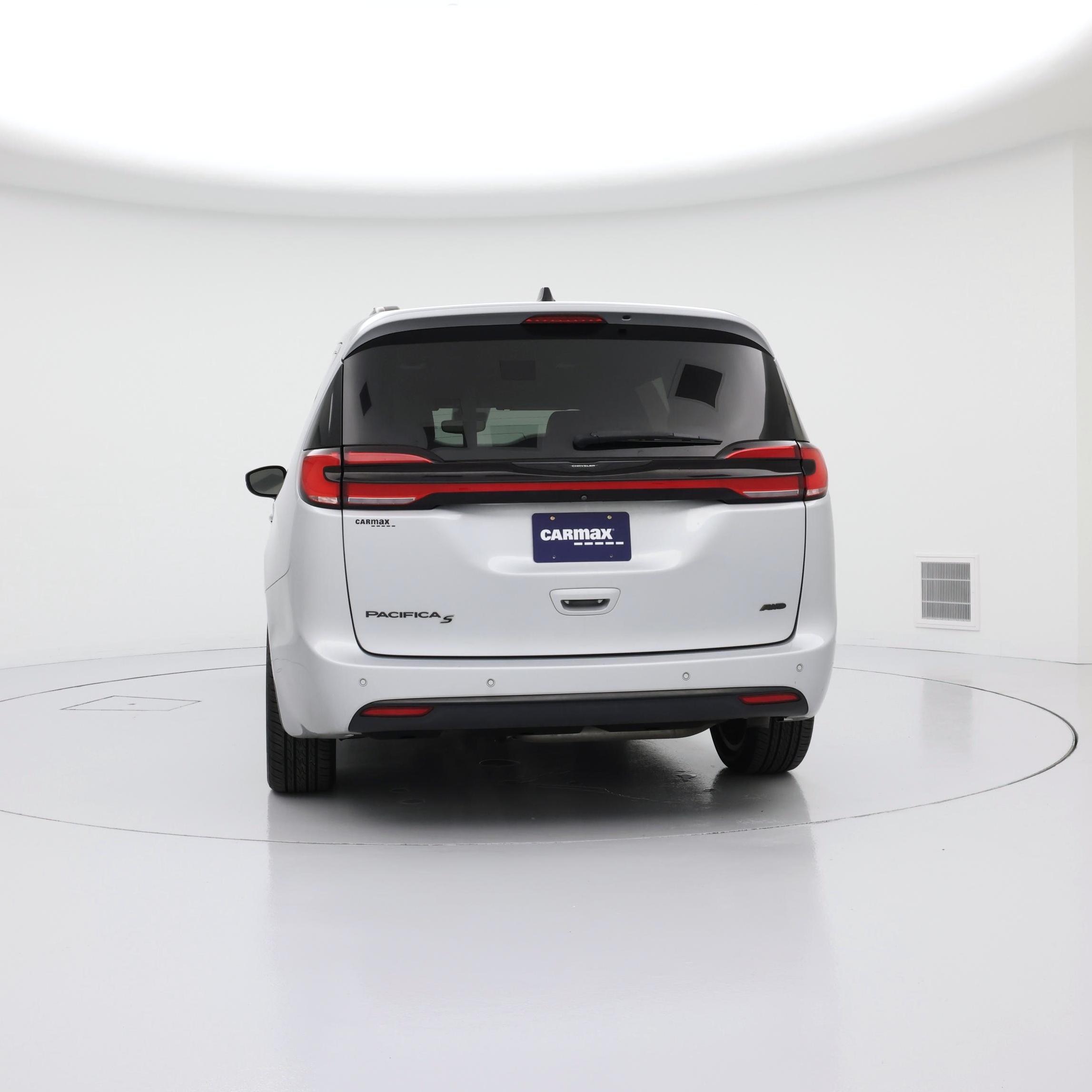 Thumbnail: 2023 Chrysler Pacifica - 6