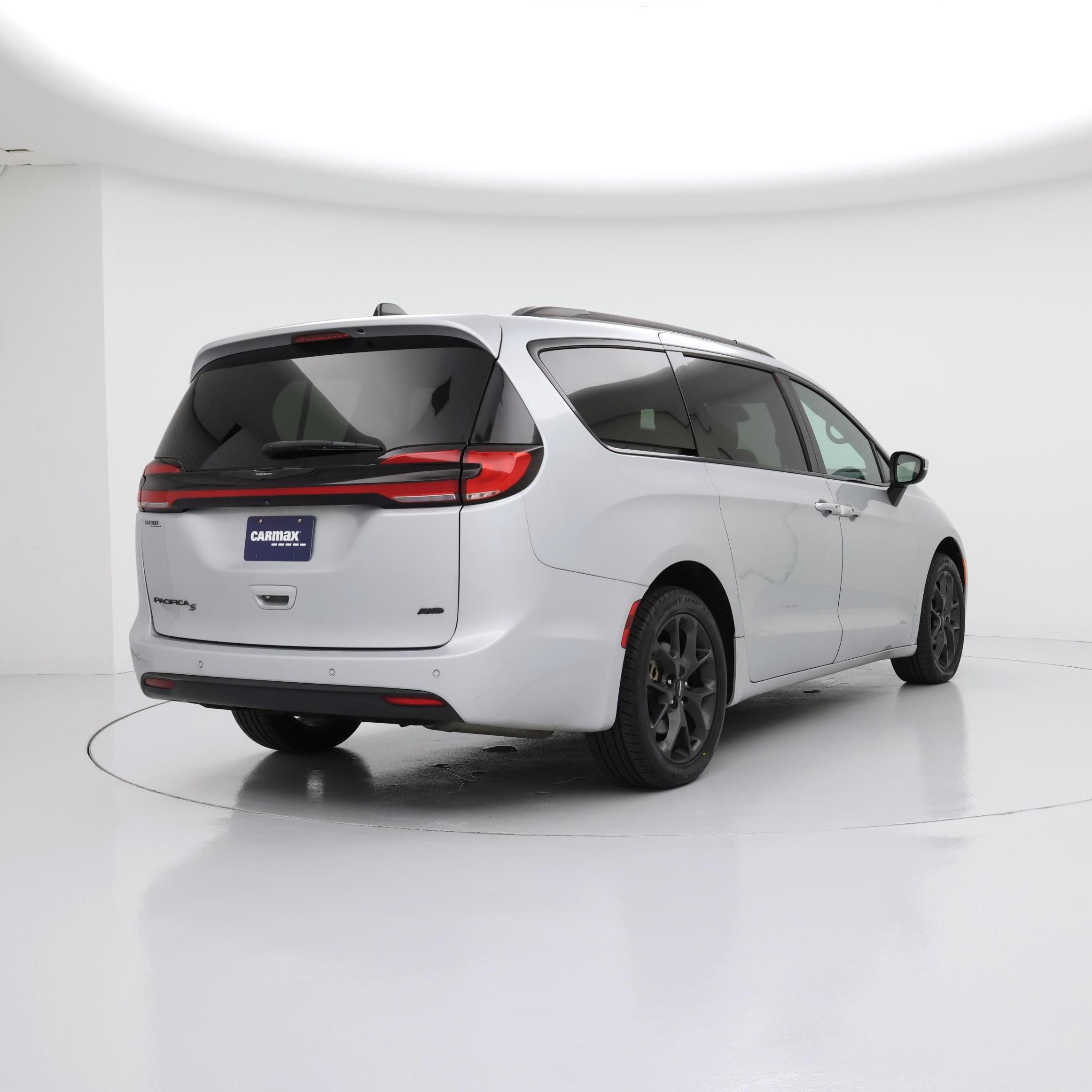 Thumbnail: 2023 Chrysler Pacifica - 8