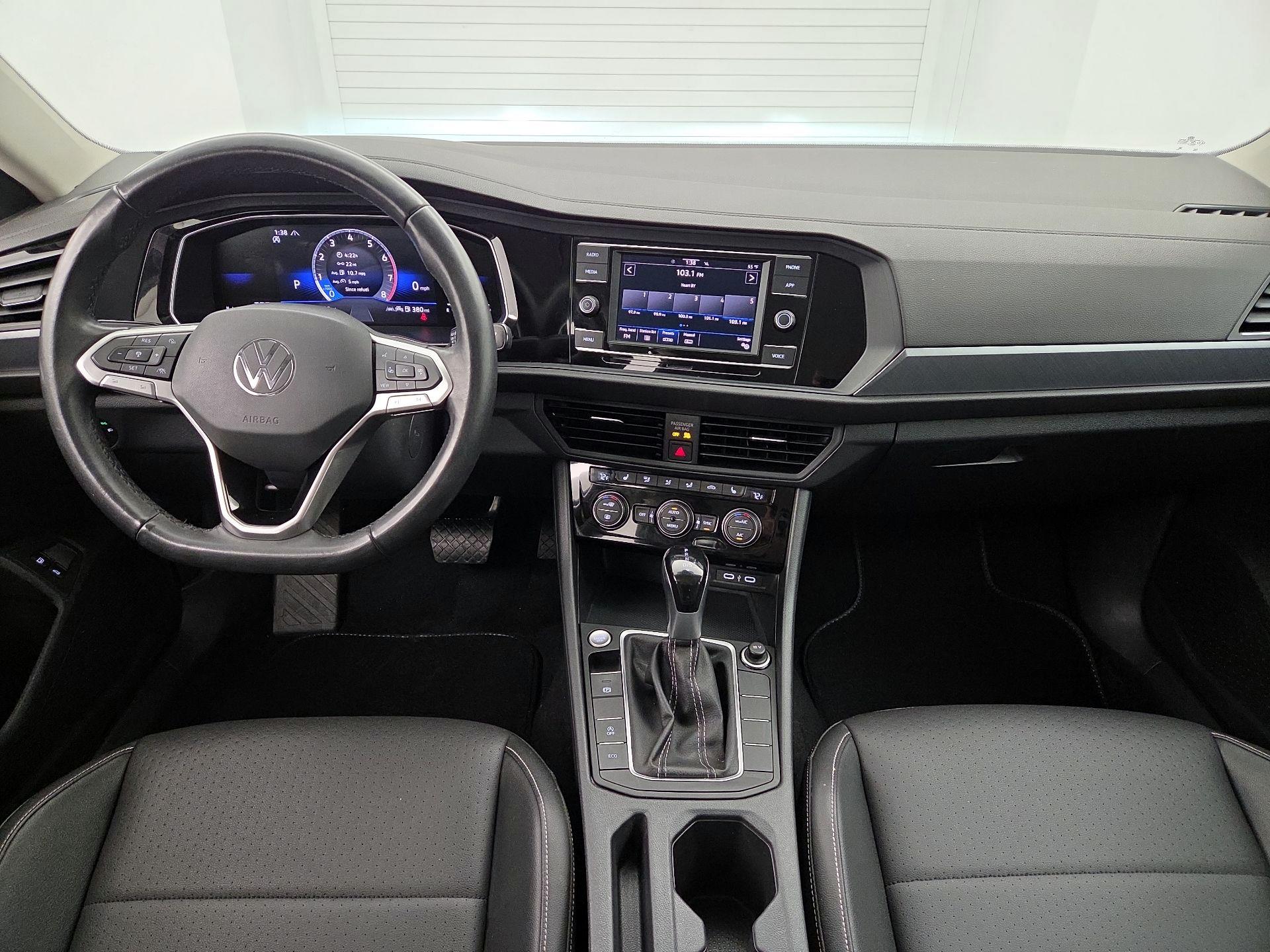 Thumbnail: 2024 Volkswagen Jetta - 9