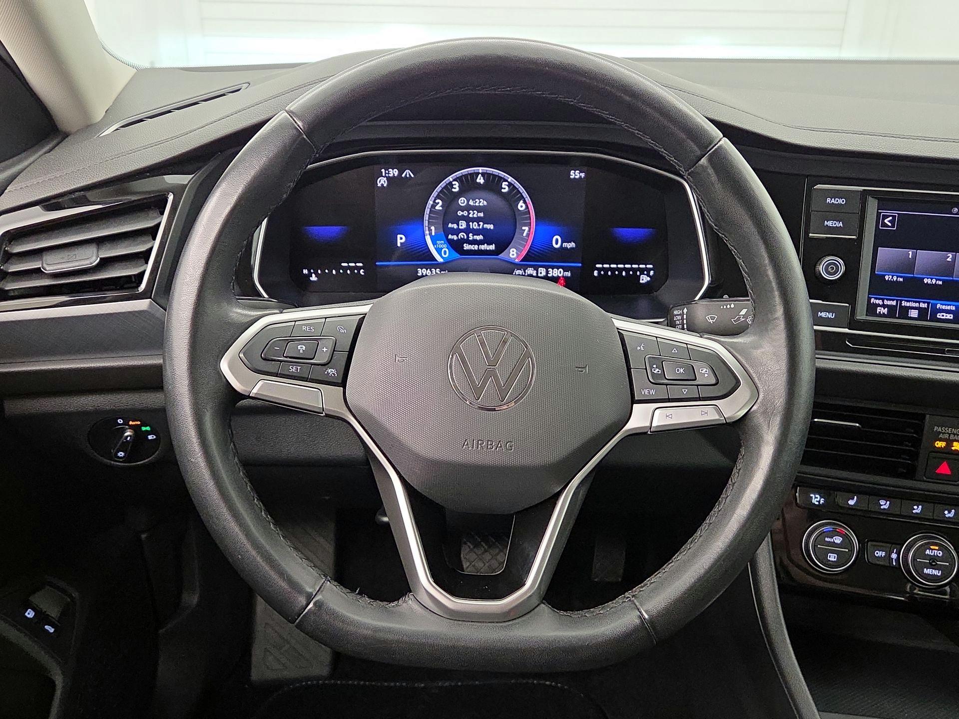 Thumbnail: 2024 Volkswagen Jetta - 10