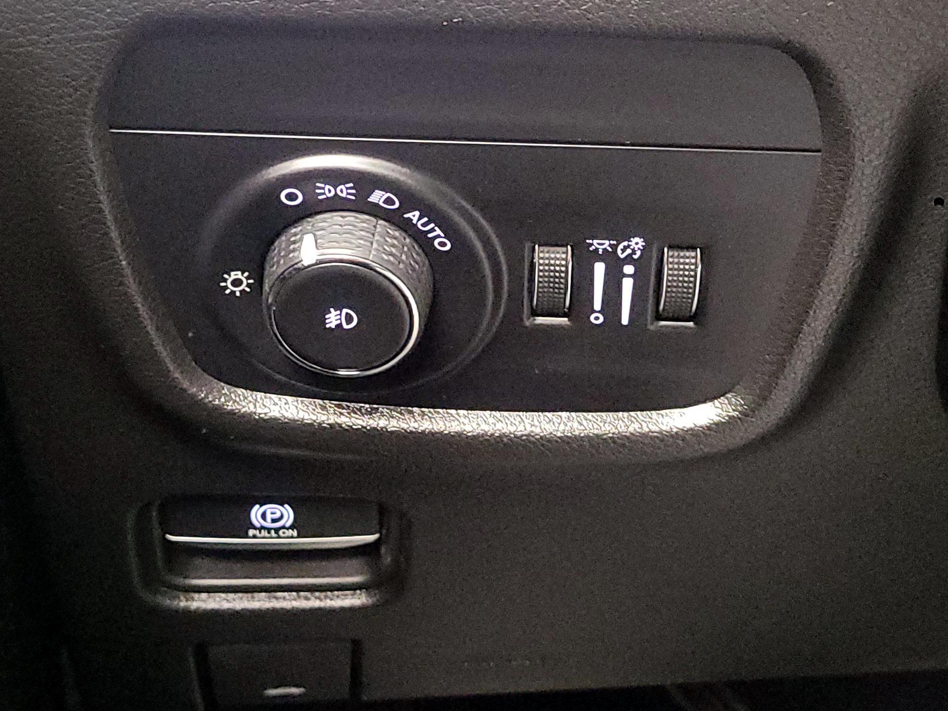 Thumbnail: 2023 Jeep Grand Cherokee L - 11