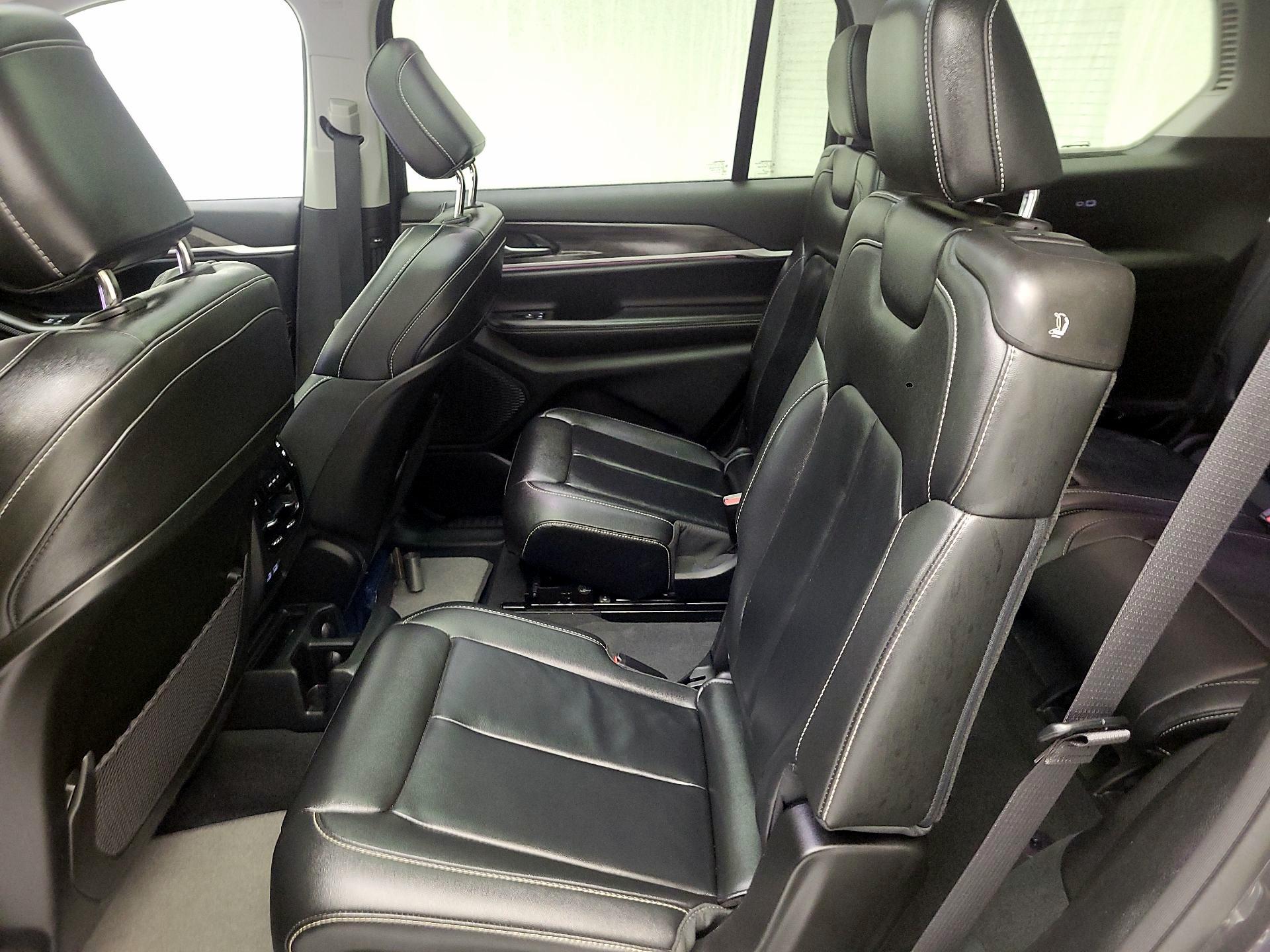 Thumbnail: 2023 Jeep Grand Cherokee L - 19