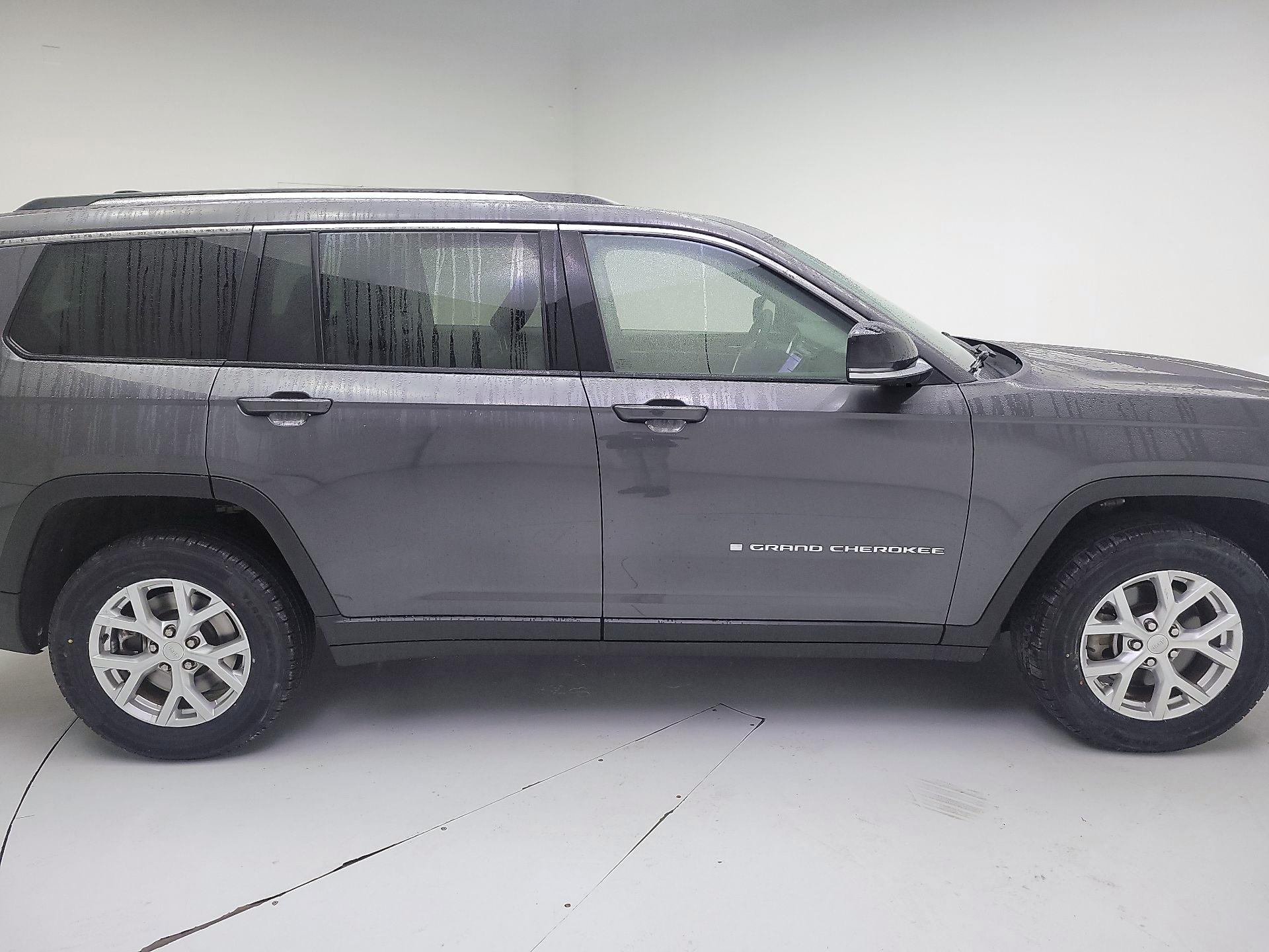 Thumbnail: 2023 Jeep Grand Cherokee L - 4