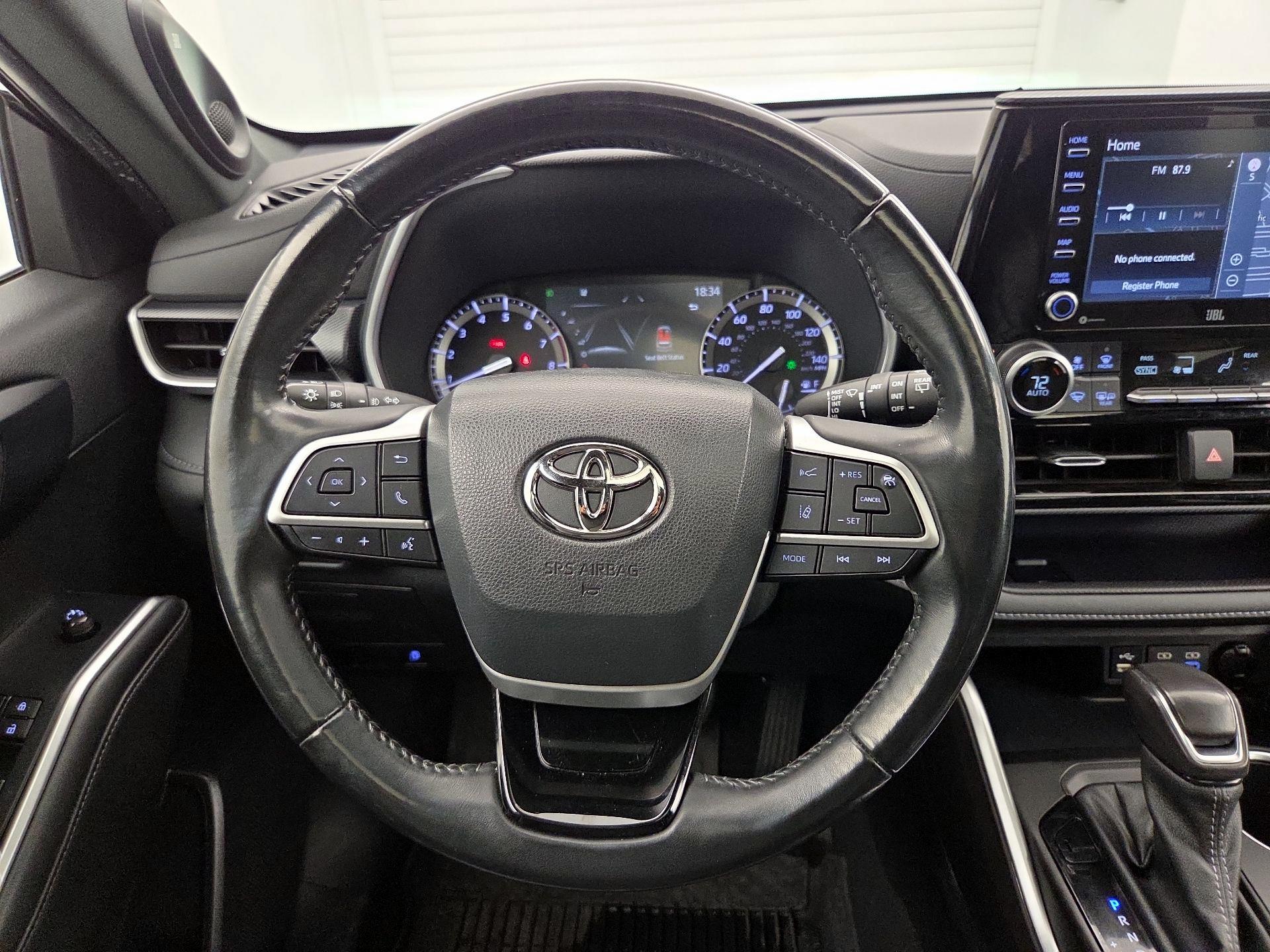 Thumbnail: 2022 Toyota Highlander - 10