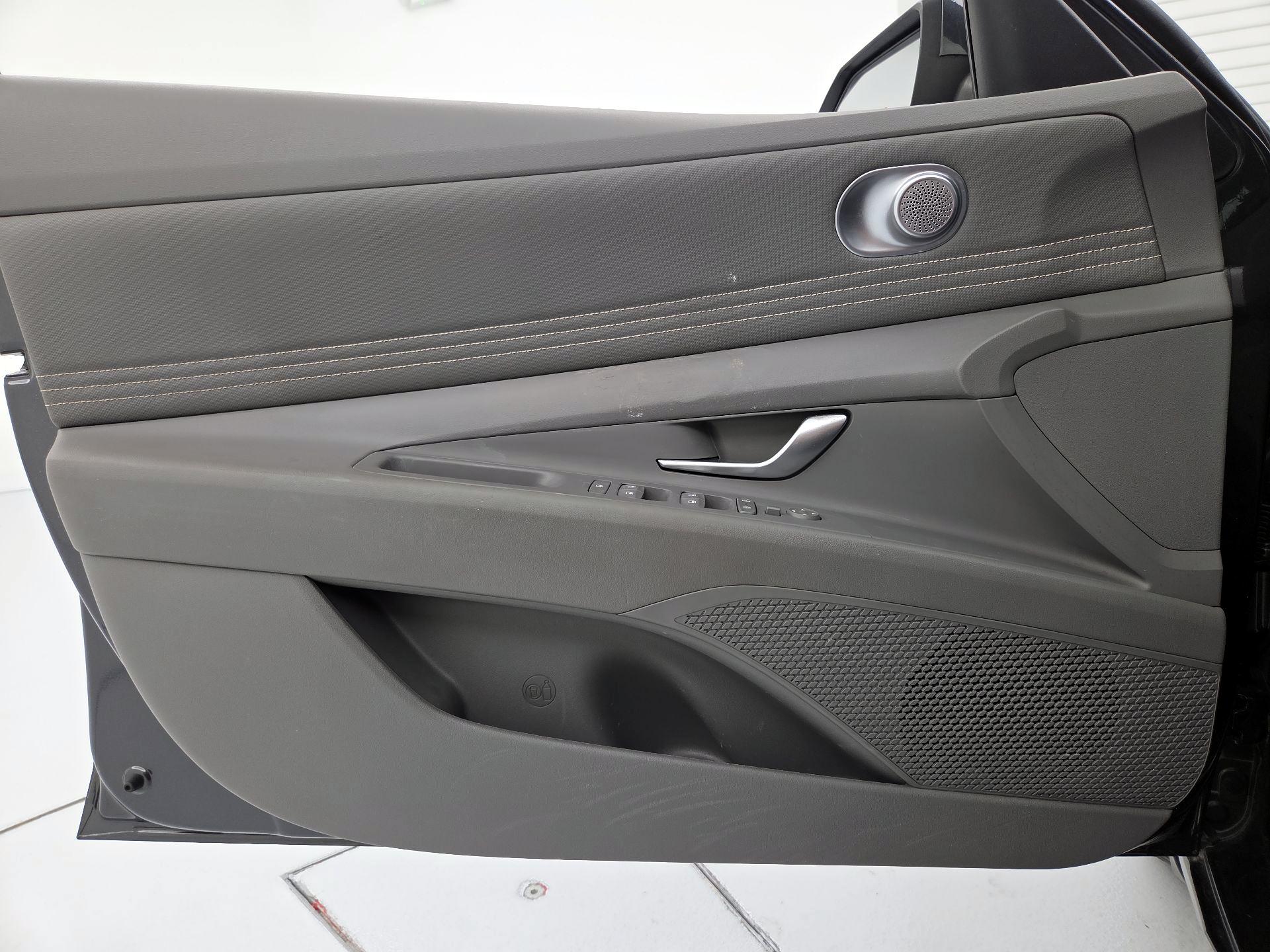 Thumbnail: 2023 Hyundai Elantra - 12