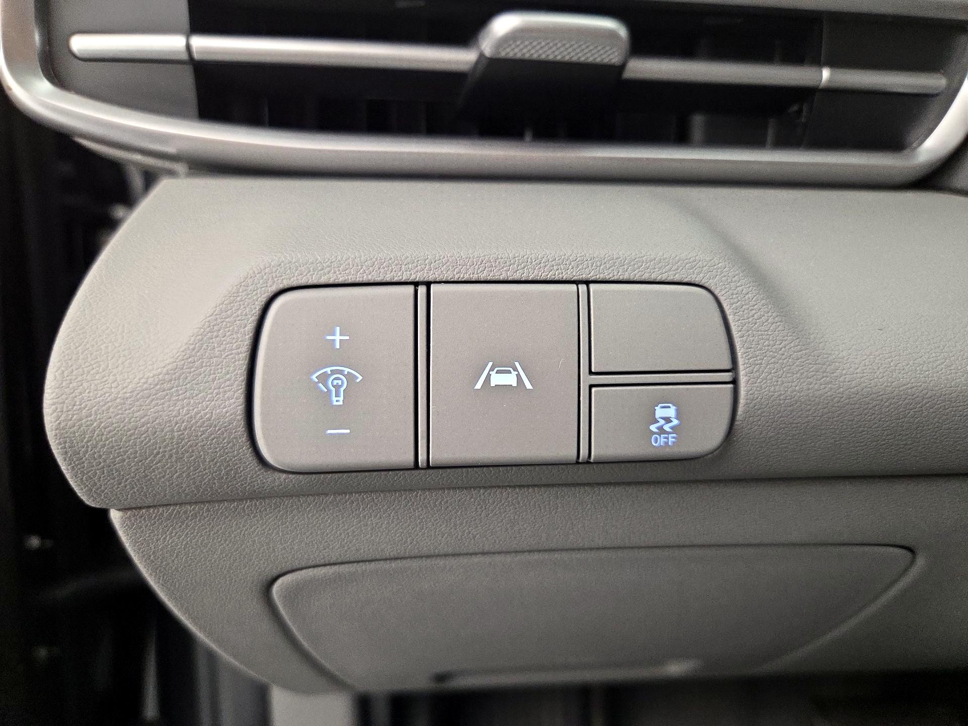 Thumbnail: 2023 Hyundai Elantra - 13